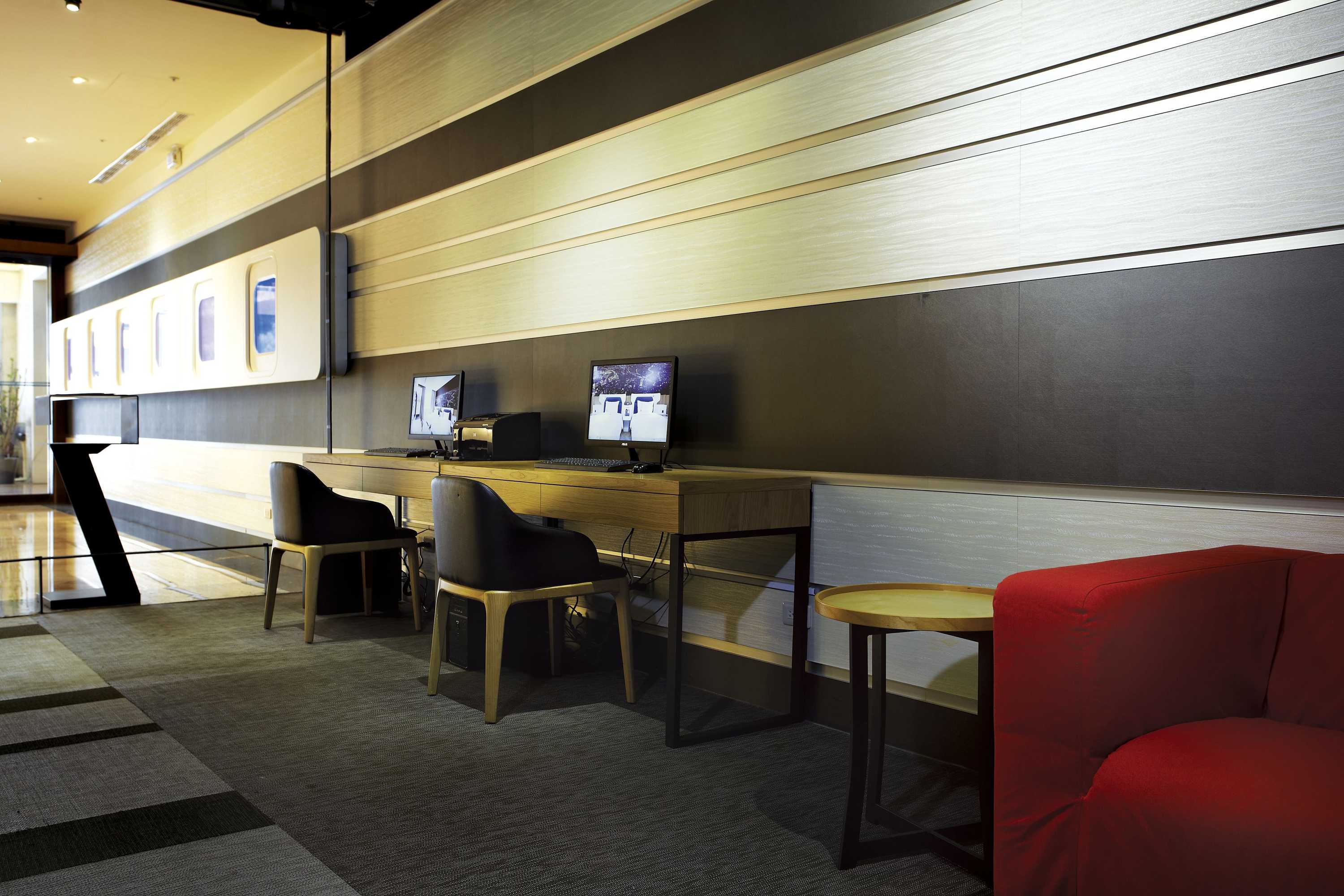 Gift card for Airline Lnn Green Park Way