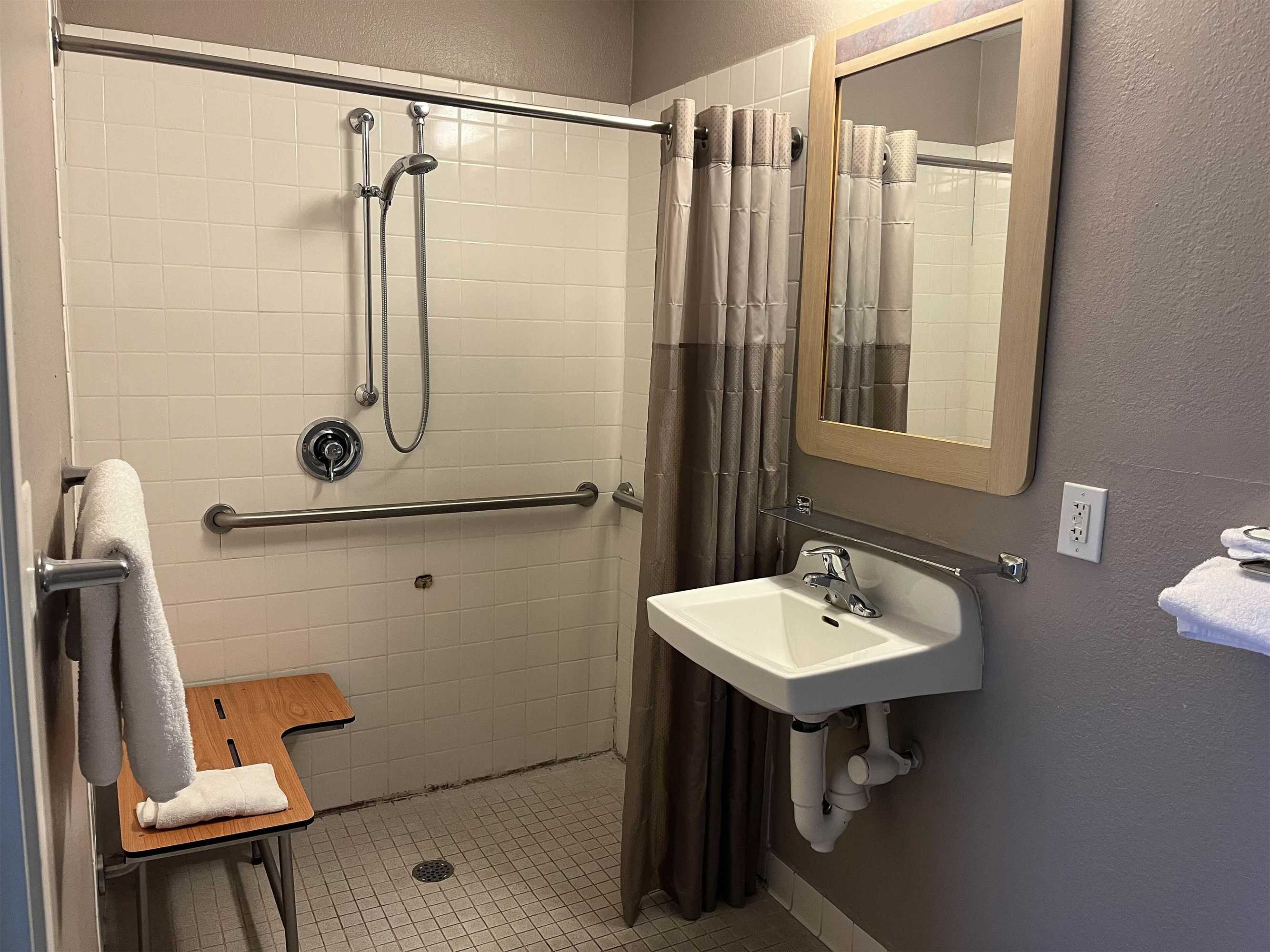 Gift card for Motel 6 Elkton, MD