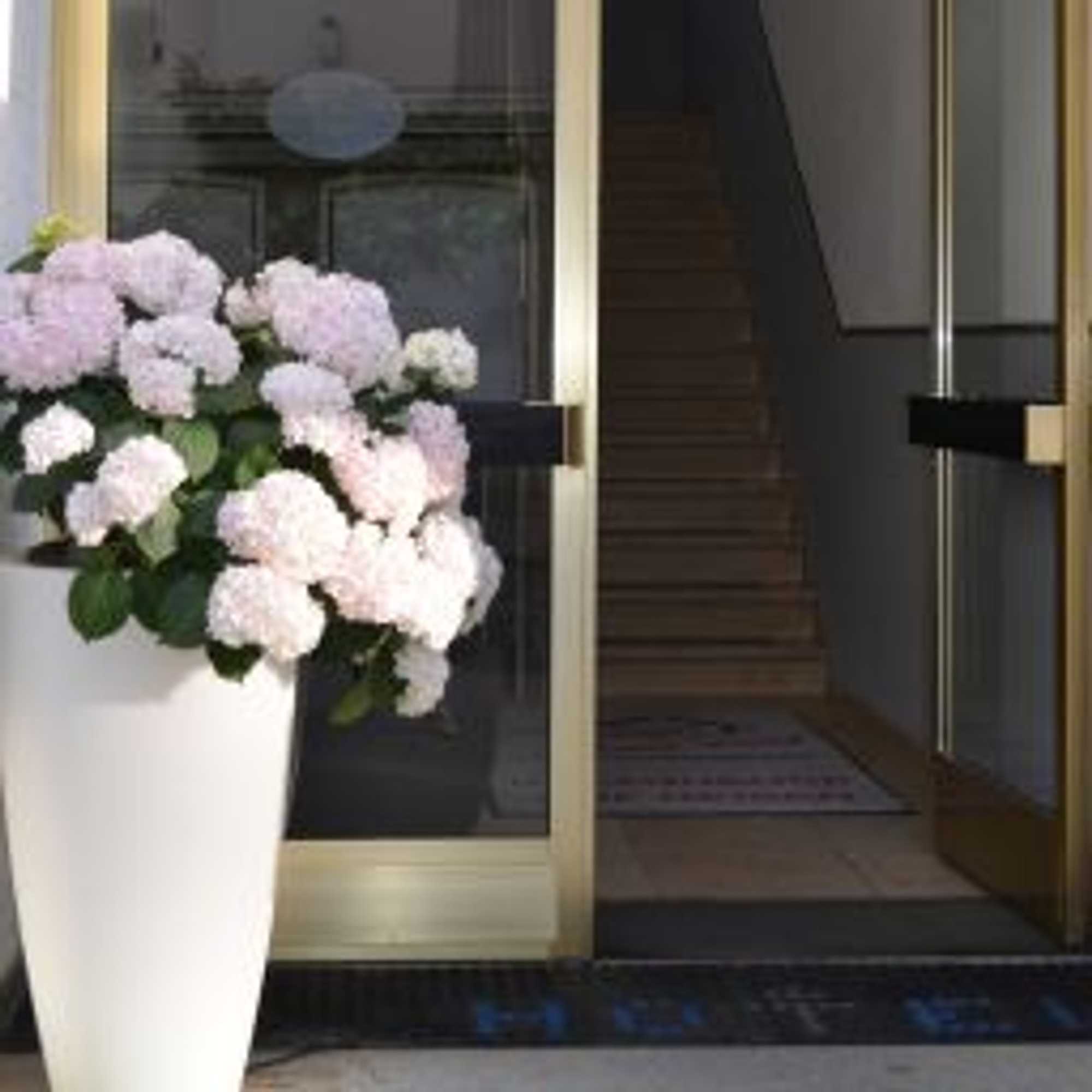 Gift card for Hotel Prinz Carl - Apartments Mit Klimaanlage Gift card for Hotel Prinz Carl - Apartments Mit Klimaanlage