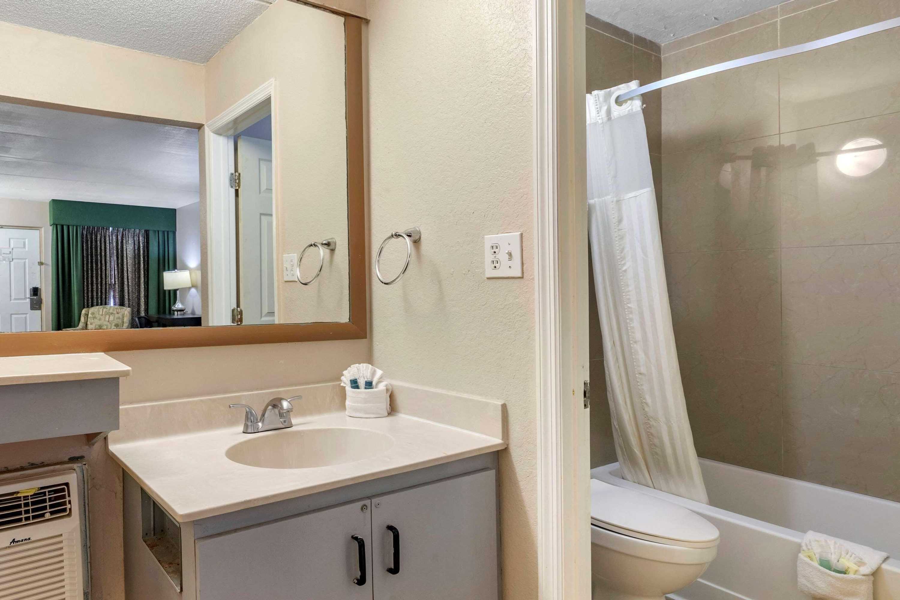 Gift card for Rodeway Inn Clearwater - Dunedin Gift card for Rodeway Inn Clearwater - Dunedin