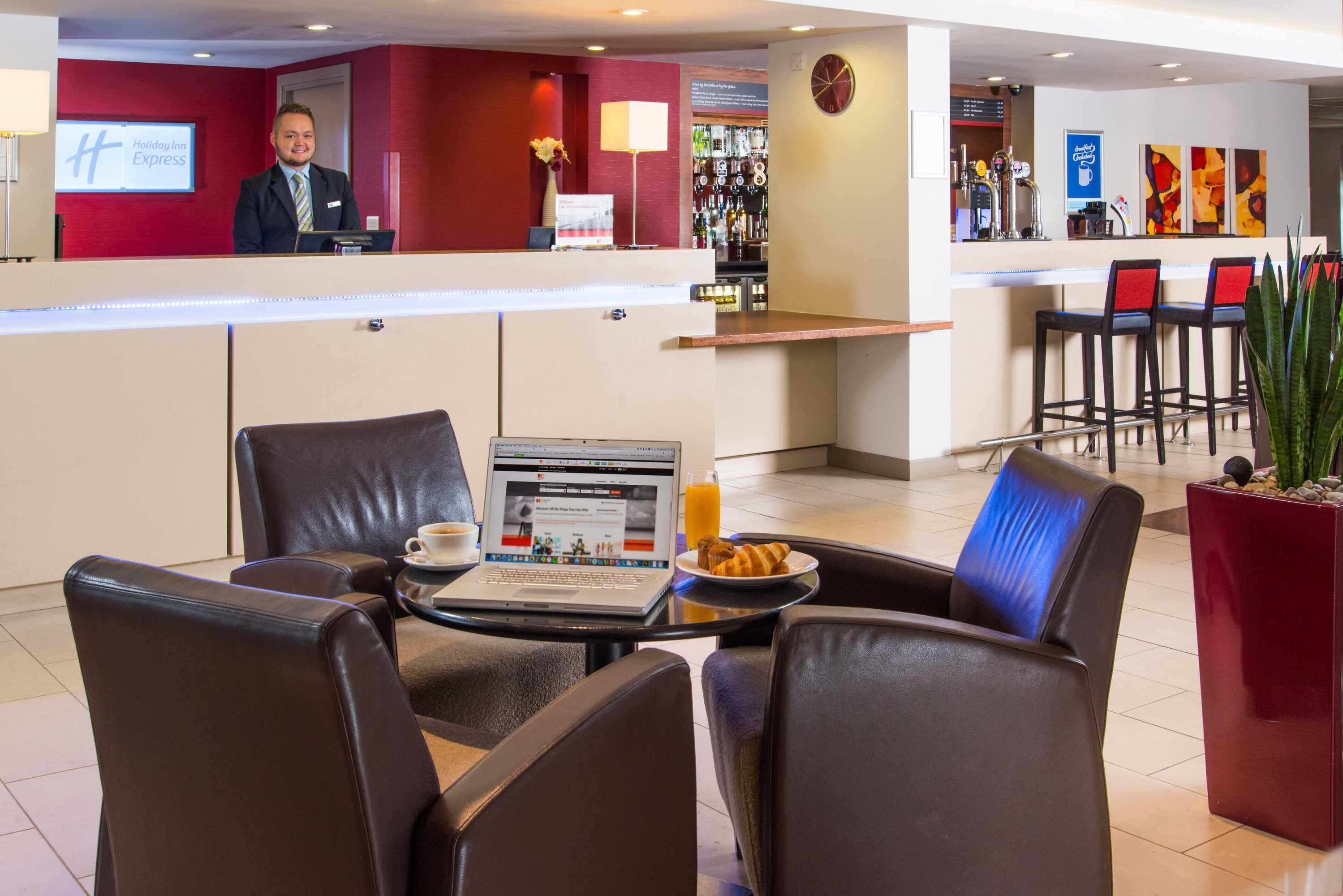 Gift card for Holiday Inn Express East Midlands Airport by Ihg Gift card for Holiday Inn Express East Midlands Airport by Ihg