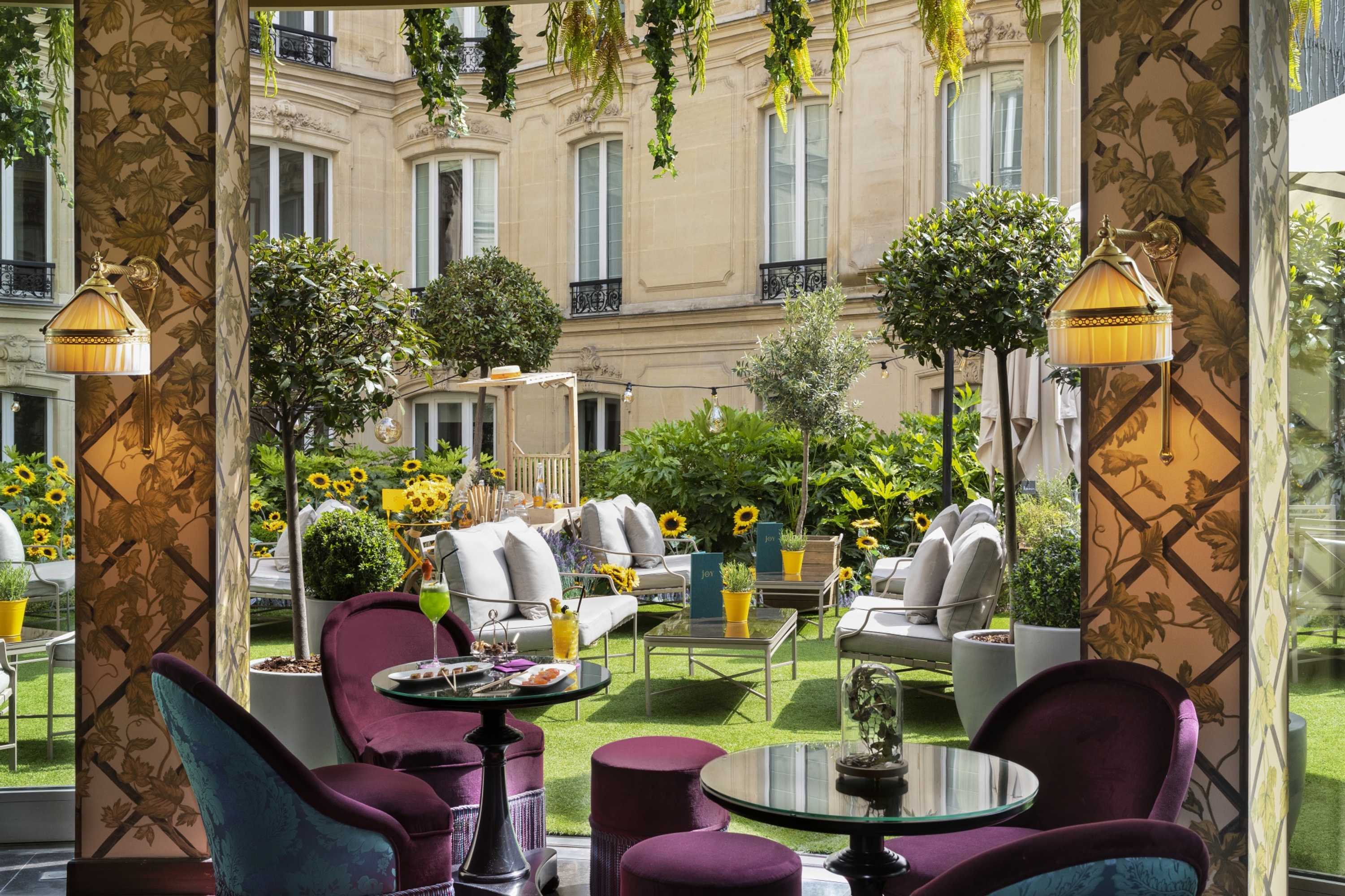 Gift card for Hôtel Barrière Fouquet's Paris Gift card for Hôtel Barrière Fouquet's Paris
