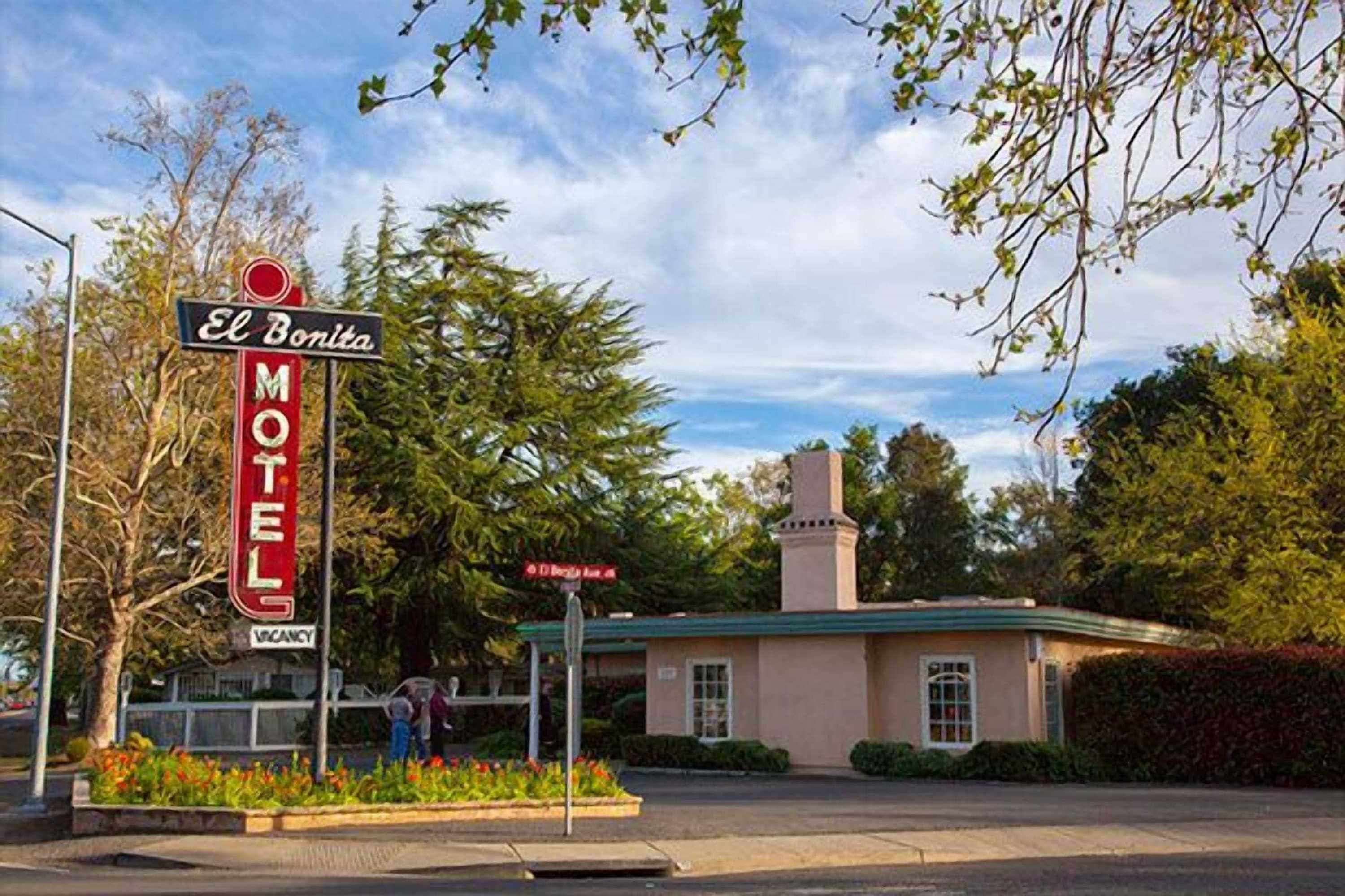 Gift card for El Bonita Motel Gift card for El Bonita Motel