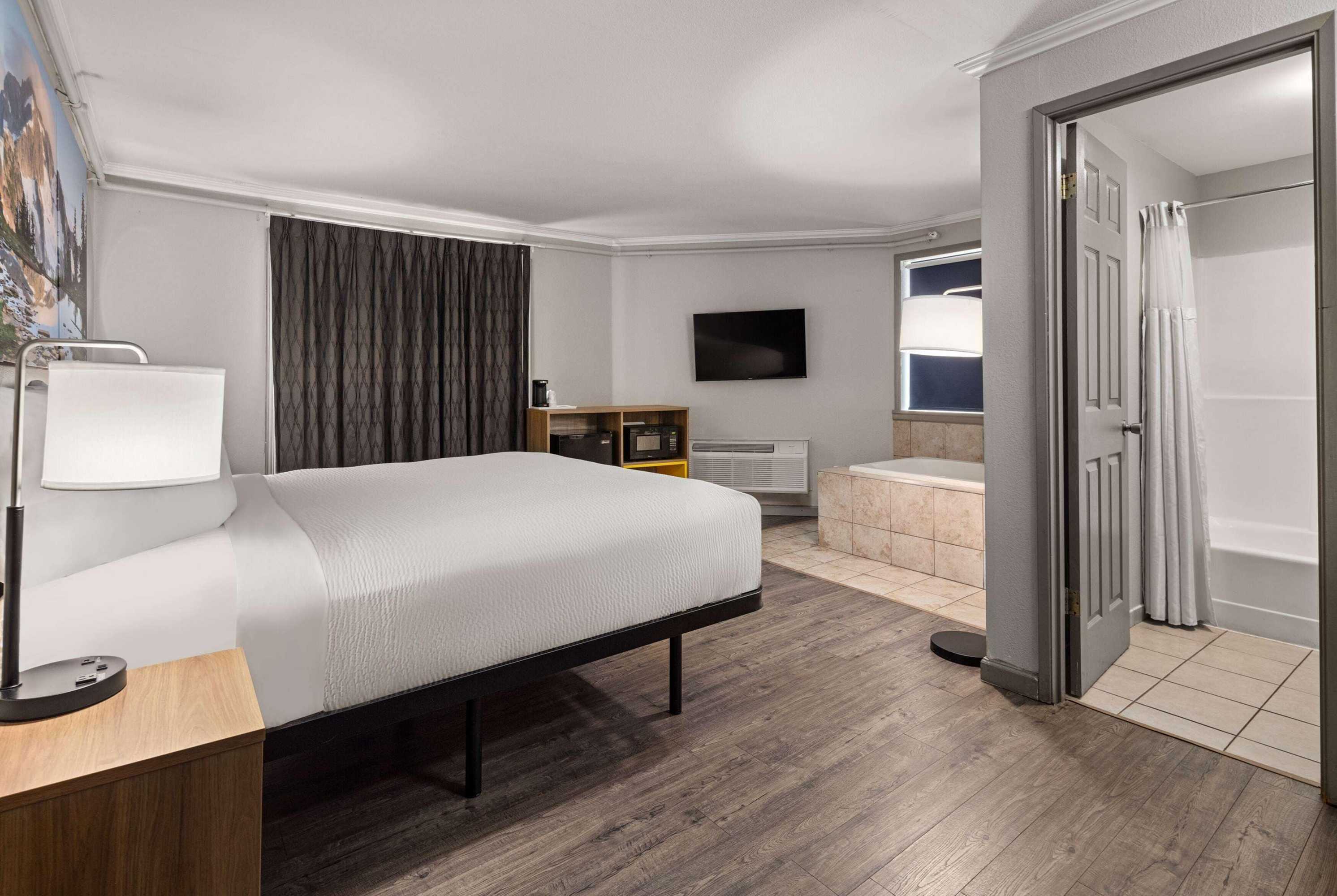 Gift card for Days Inn by Wyndham Lakewood South Tacoma Gift card for Days Inn by Wyndham Lakewood South Tacoma