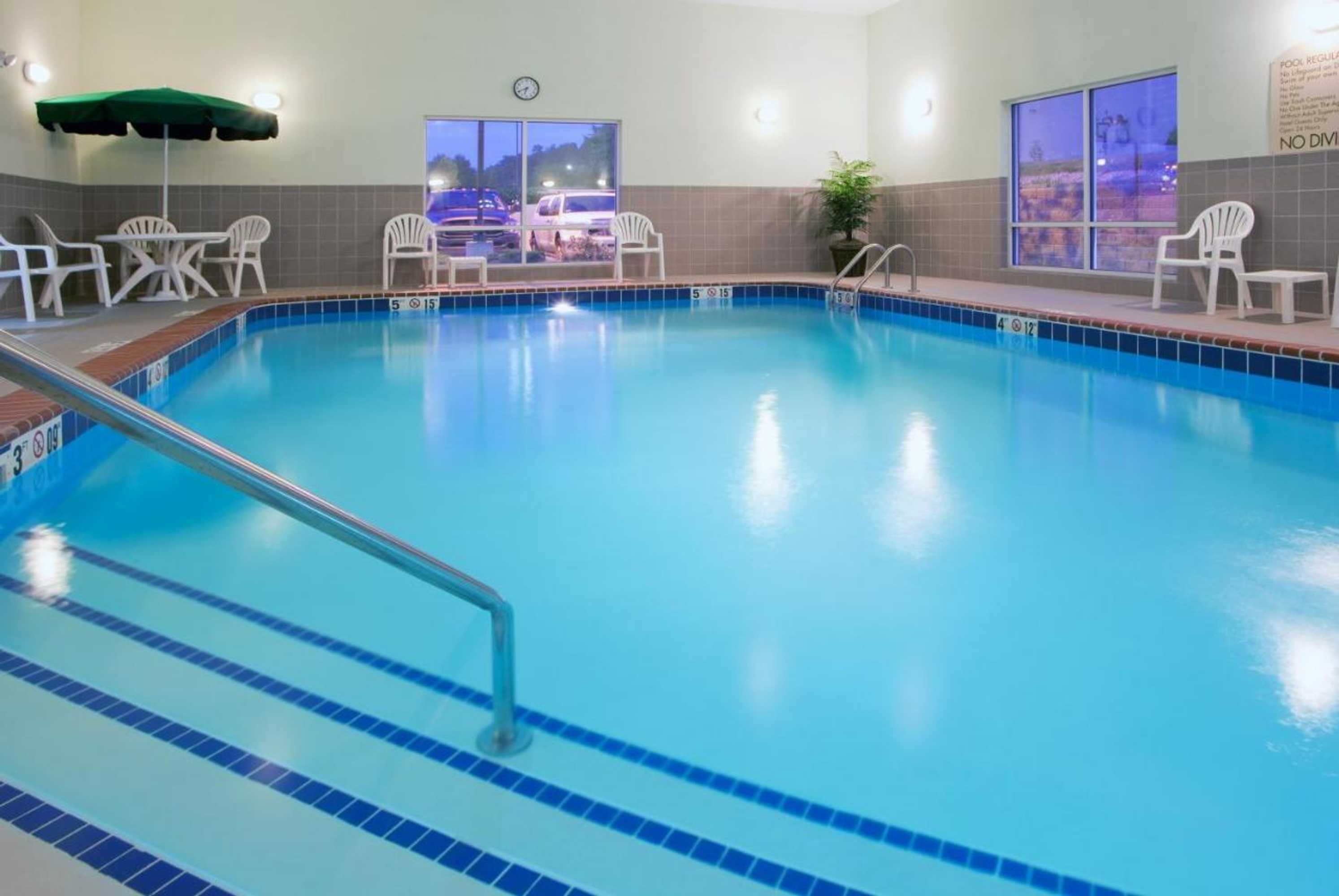 Gift card for Holiday Inn Express & Suites Parkersburg-Mineral Wells by Ihg Gift card for Holiday Inn Express & Suites Parkersburg-Mineral Wells by Ihg