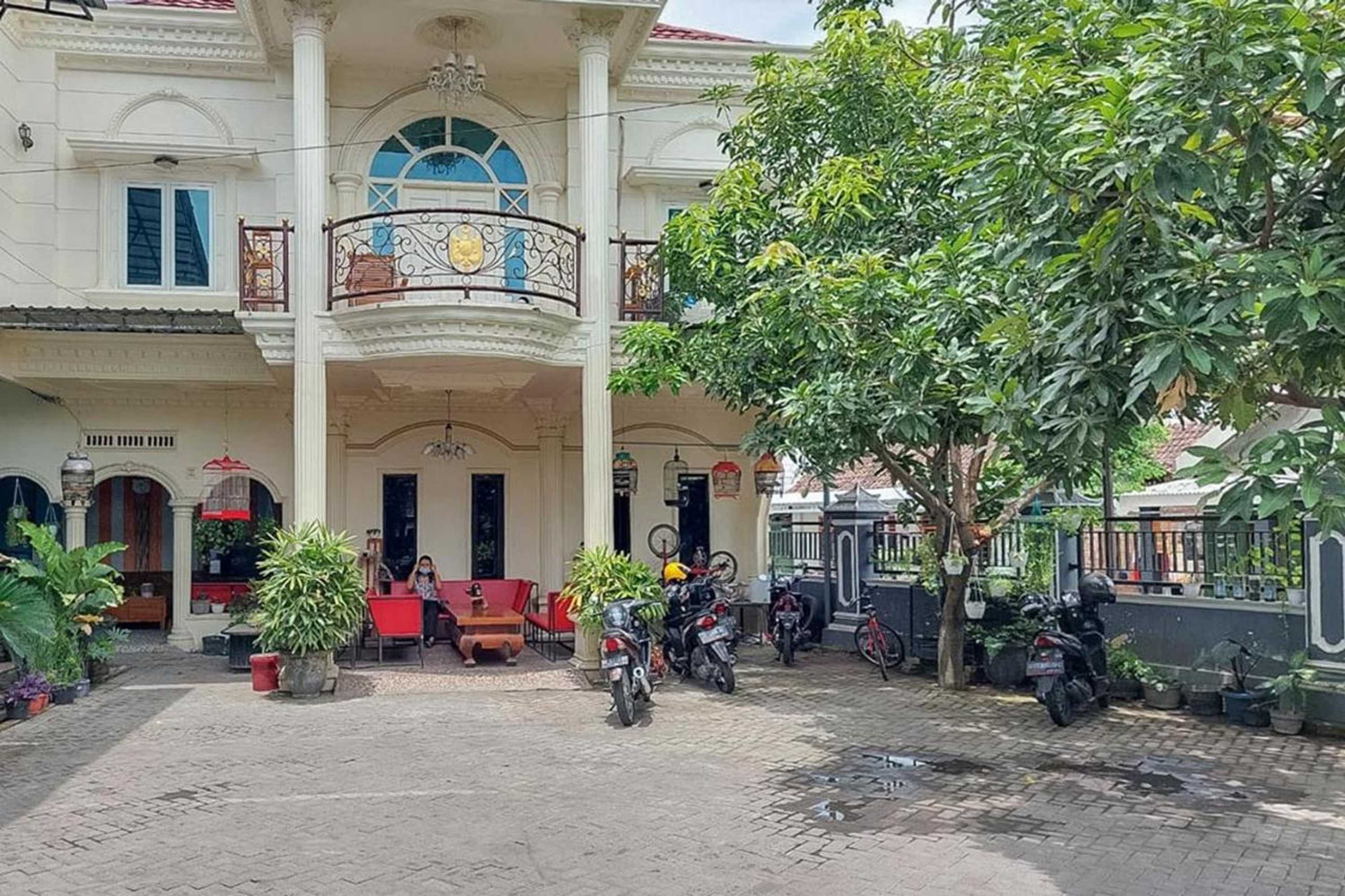 Gift card for Icha Homestay Near Terminal Purabaya Madiun