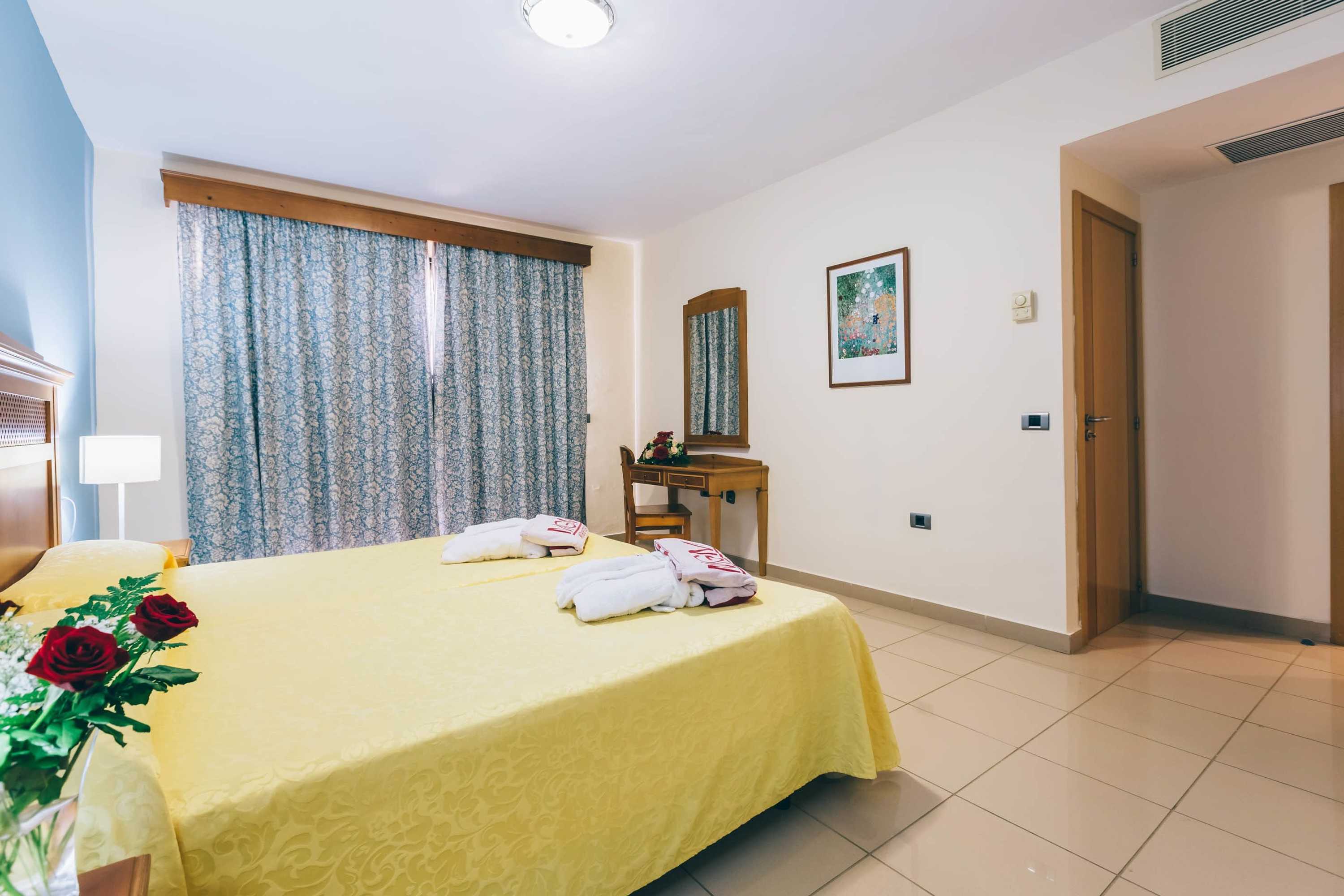 Gift card for Grand Muthu Golf Plaza Hotel Gift card for Grand Muthu Golf Plaza Hotel