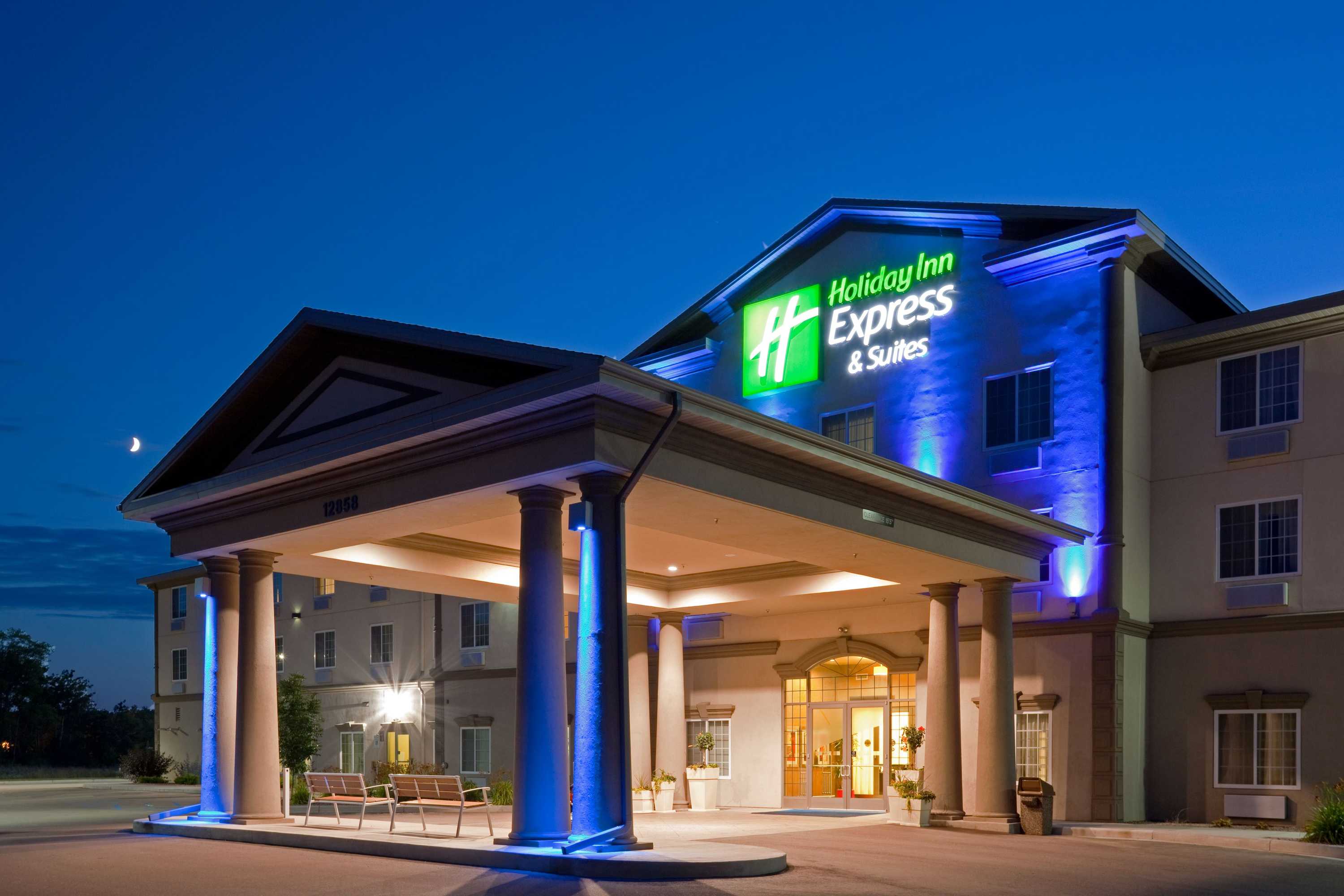Gift card for Holiday Inn Express & Suites Eau Claire North by Ihg Gift card for Holiday Inn Express & Suites Eau Claire North by Ihg
