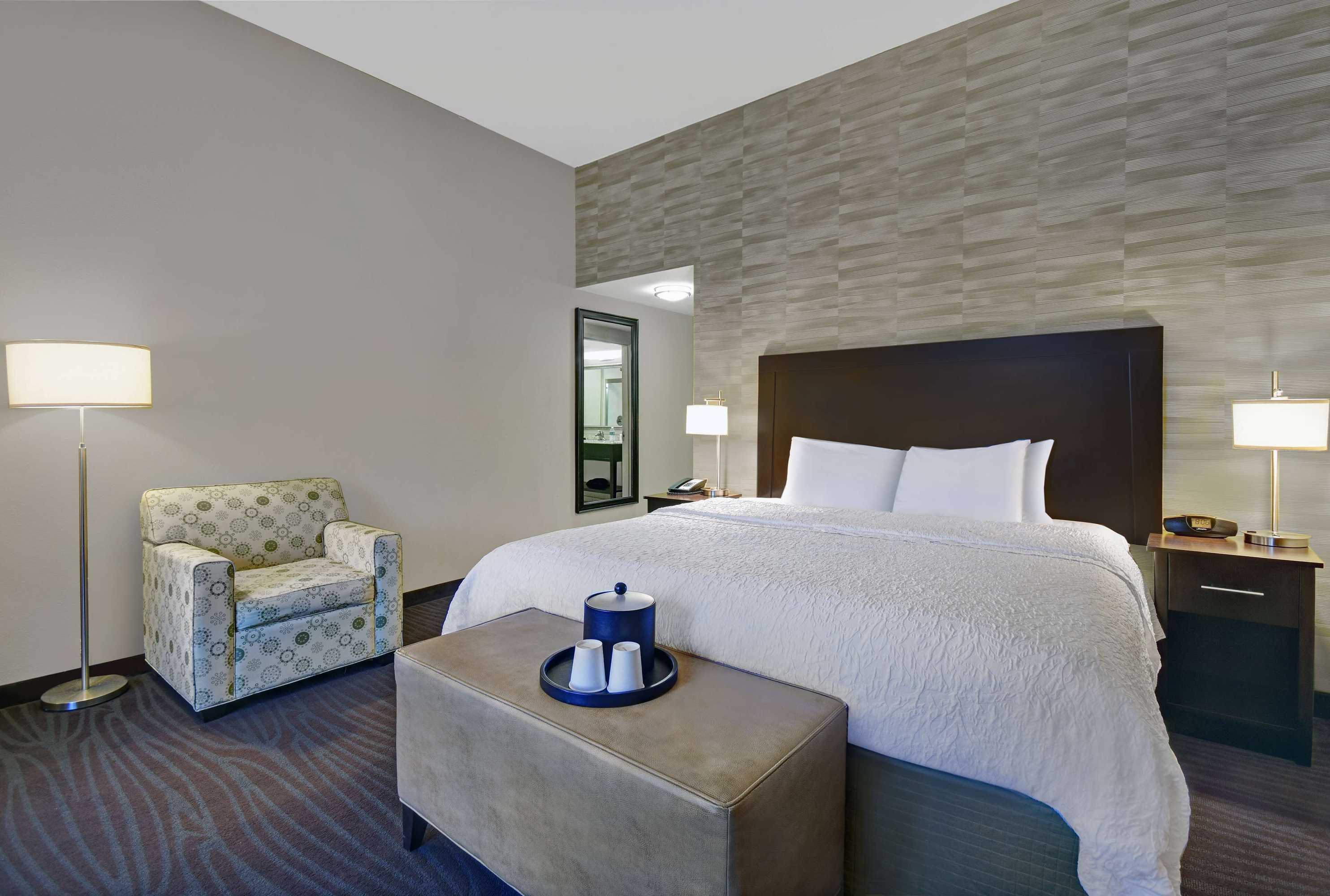 Gift card for Hampton Inn & Suites Robbinsville Gift card for Hampton Inn & Suites Robbinsville