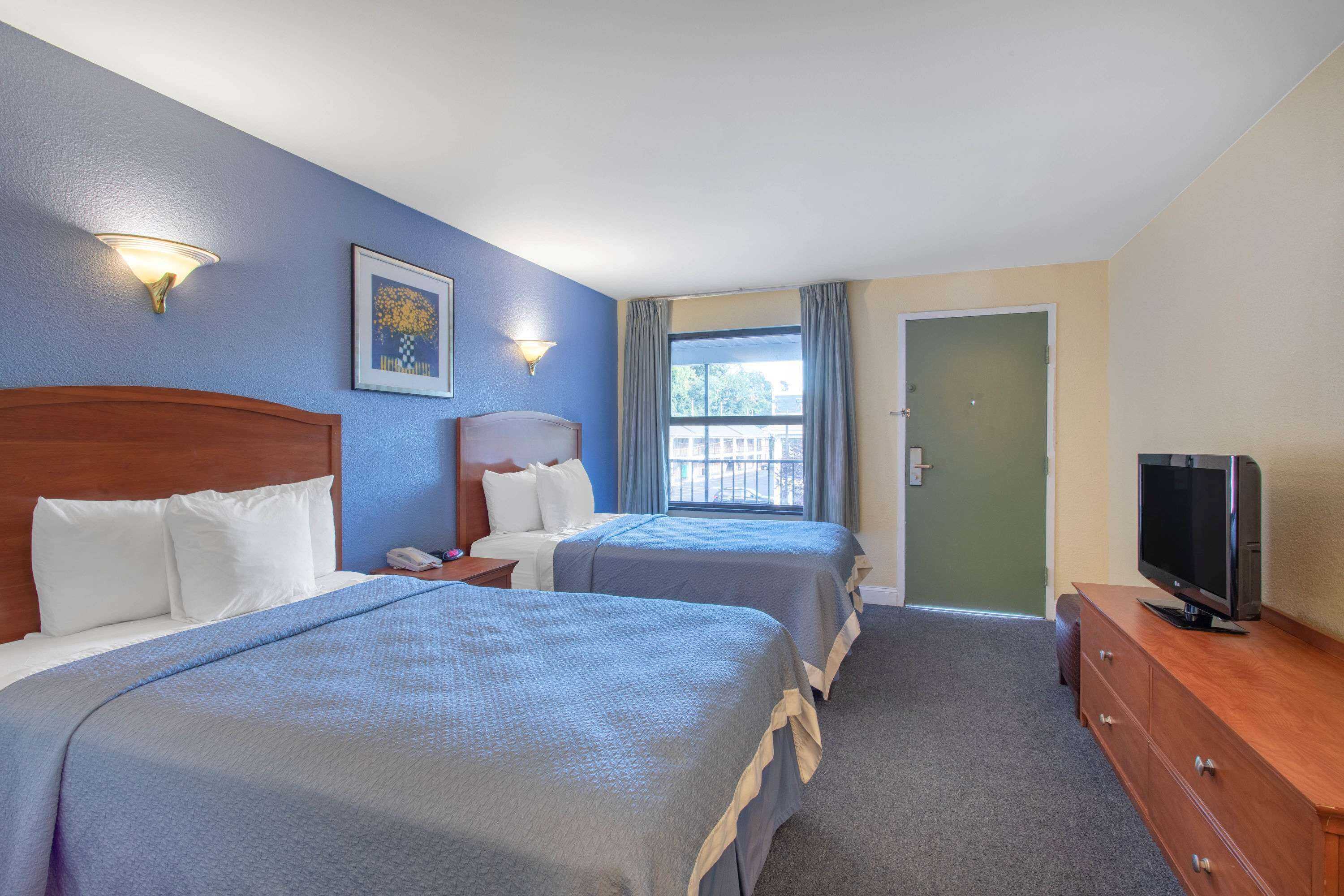 Gift card for Days Inn by Wyndham Elmsford / White Plains Gift card for Days Inn by Wyndham Elmsford / White Plains