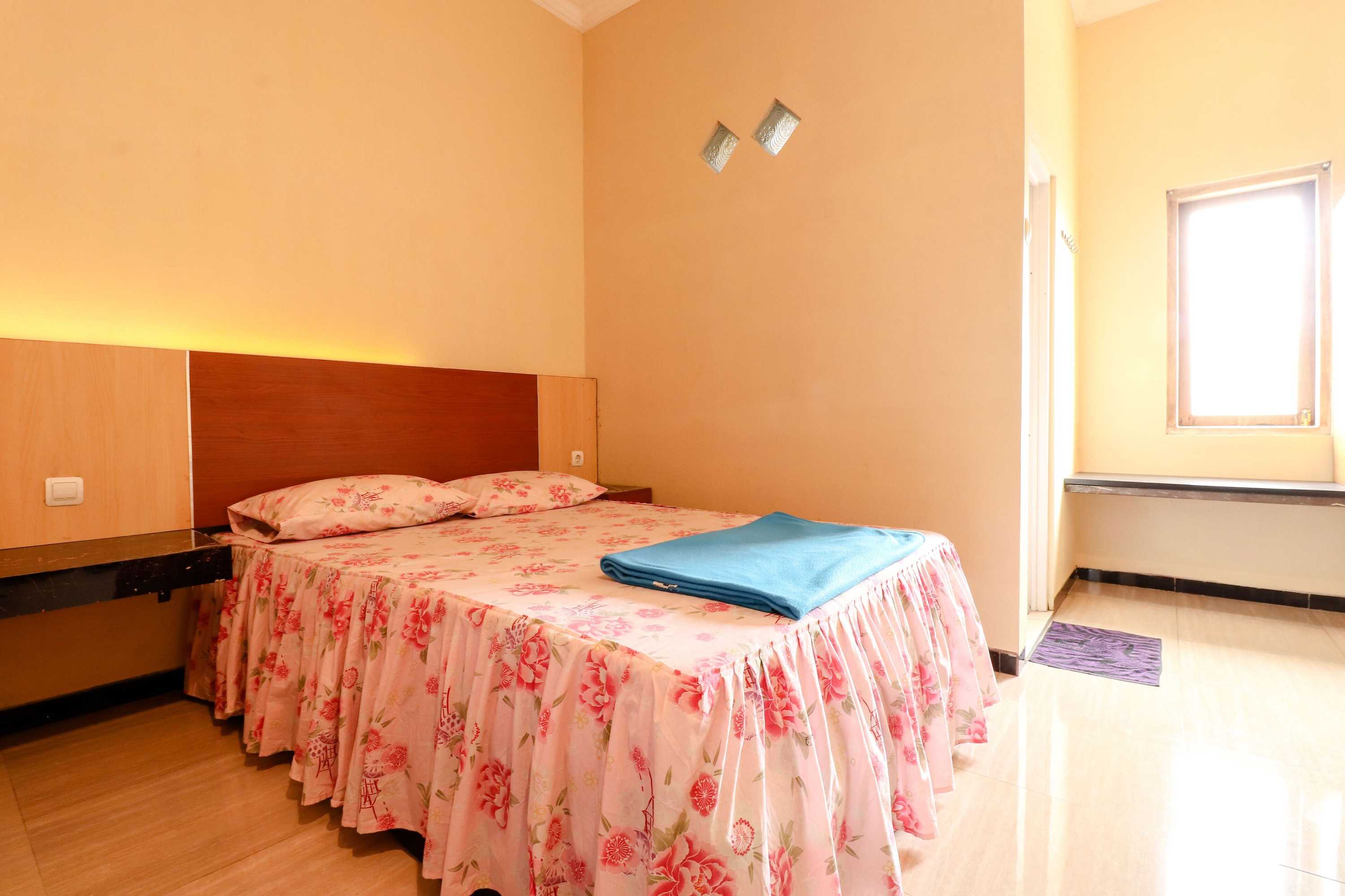 Gift card for Oyo 898 Joglo Family Hotel & Homestay Gift card for Oyo 898 Joglo Family Hotel & Homestay
