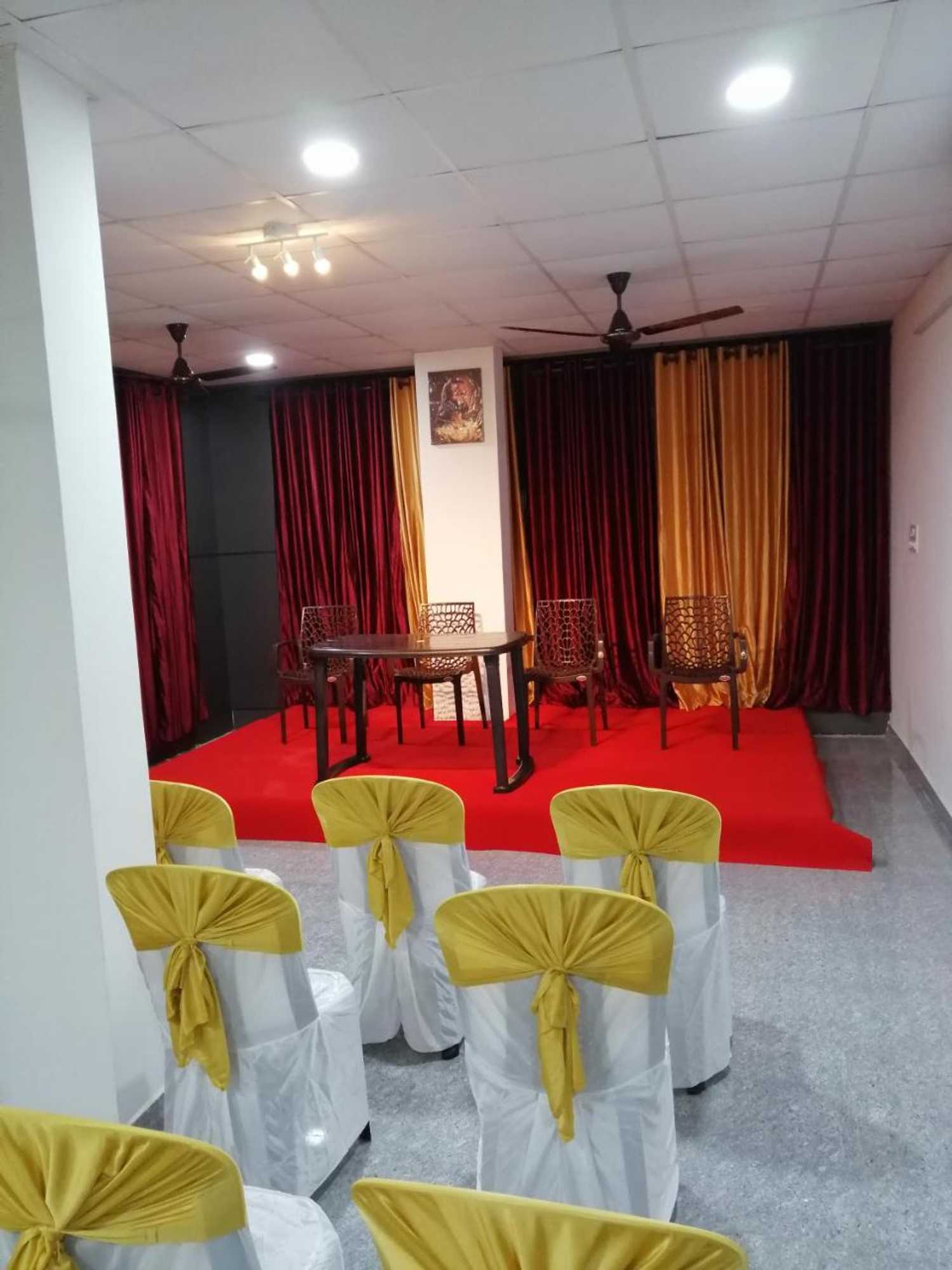 Gift card for B&b Apartments by Oyo Rooms