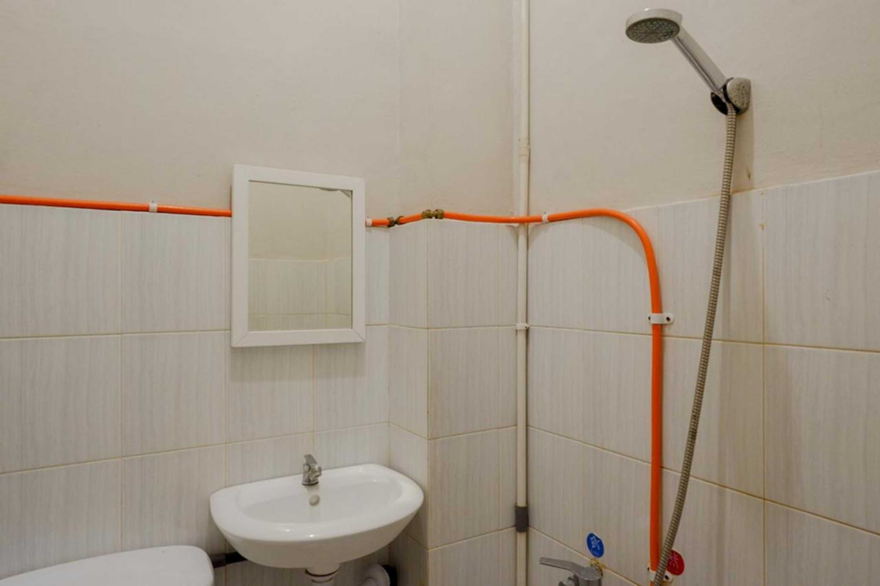 Gift card for Reddoorz Near Stasiun Tawang Semarang