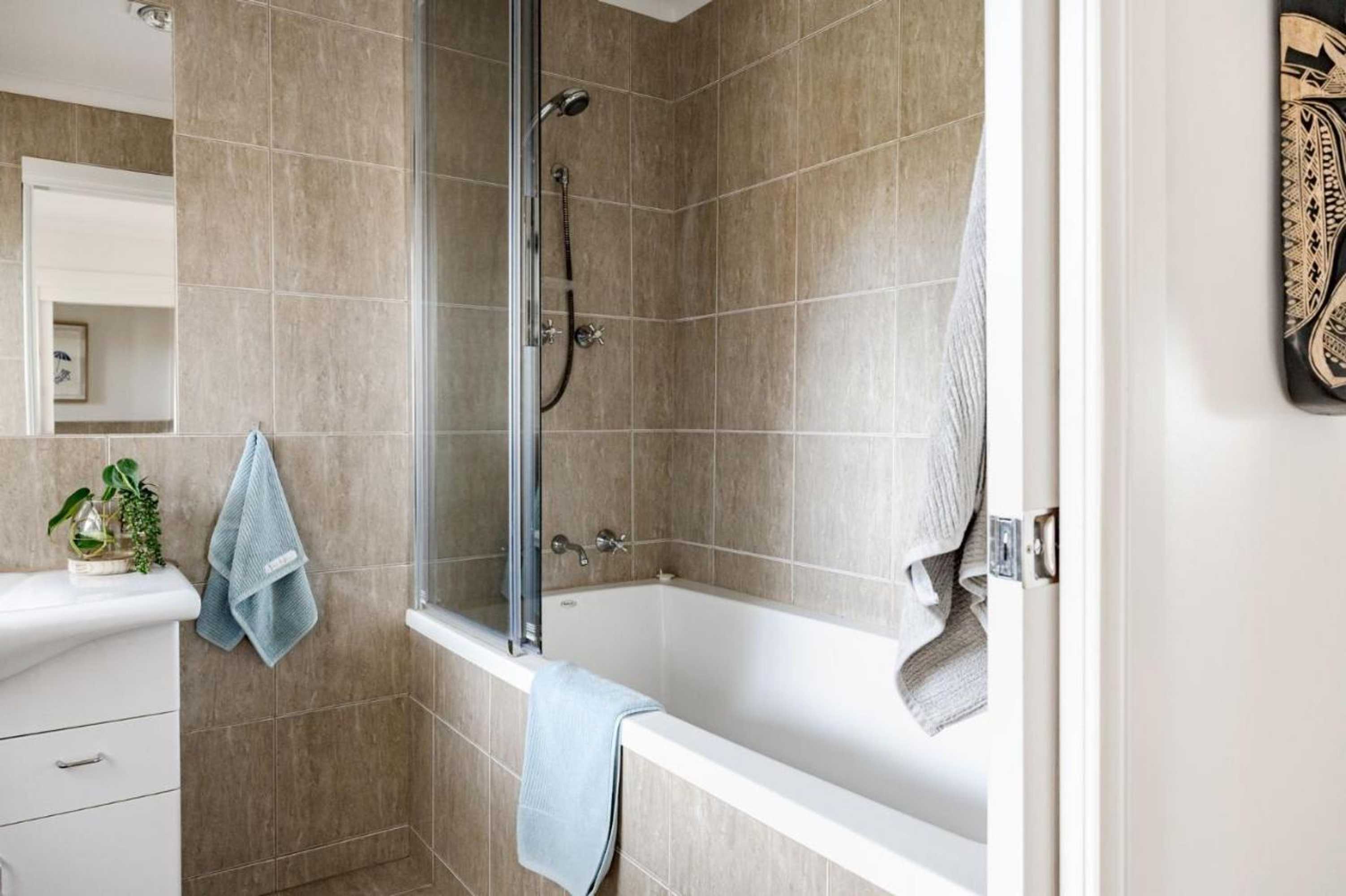 Gift card for Loch Retreat 550m To Town