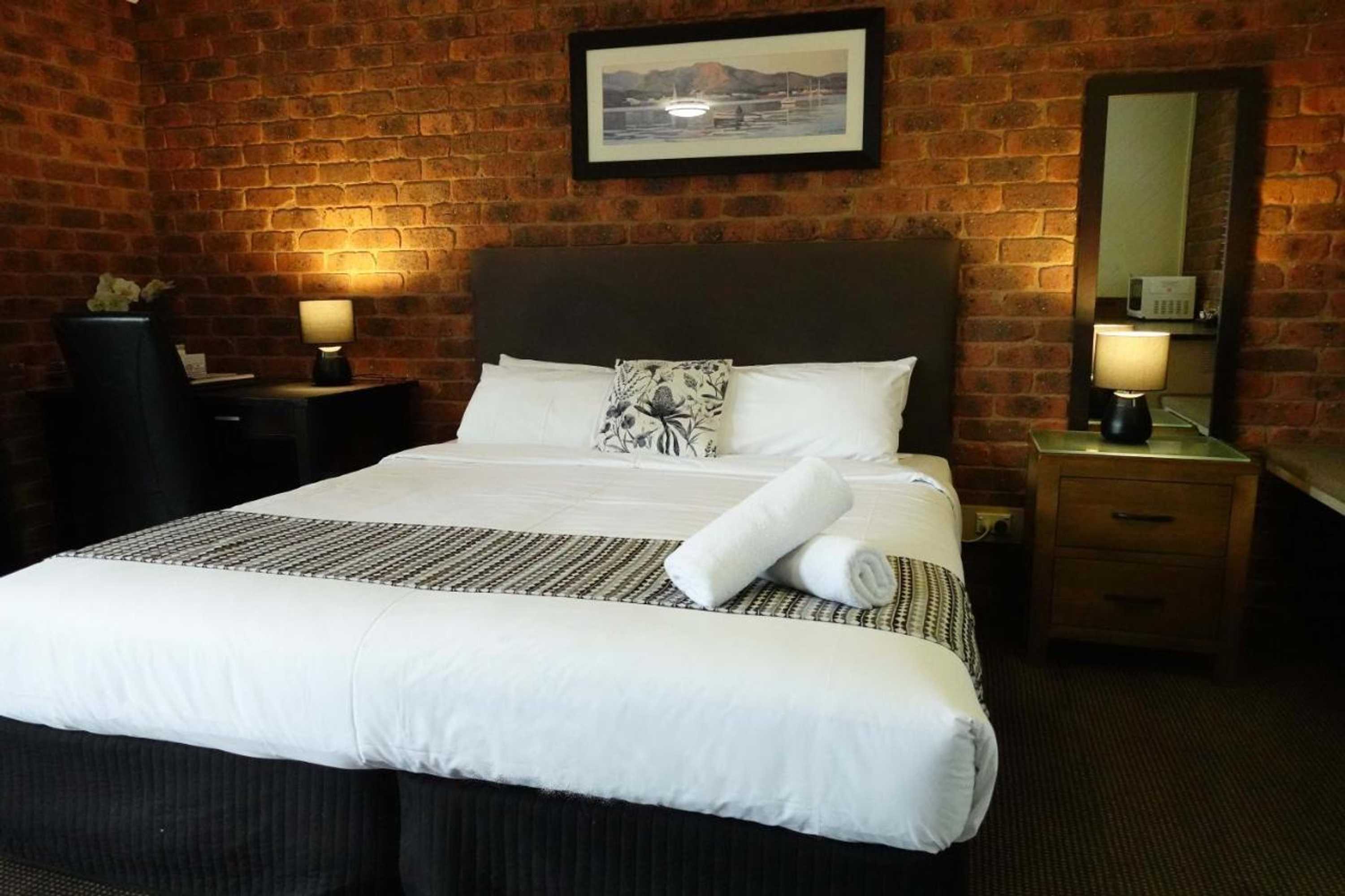 Gift card for Admiral Motor Inn