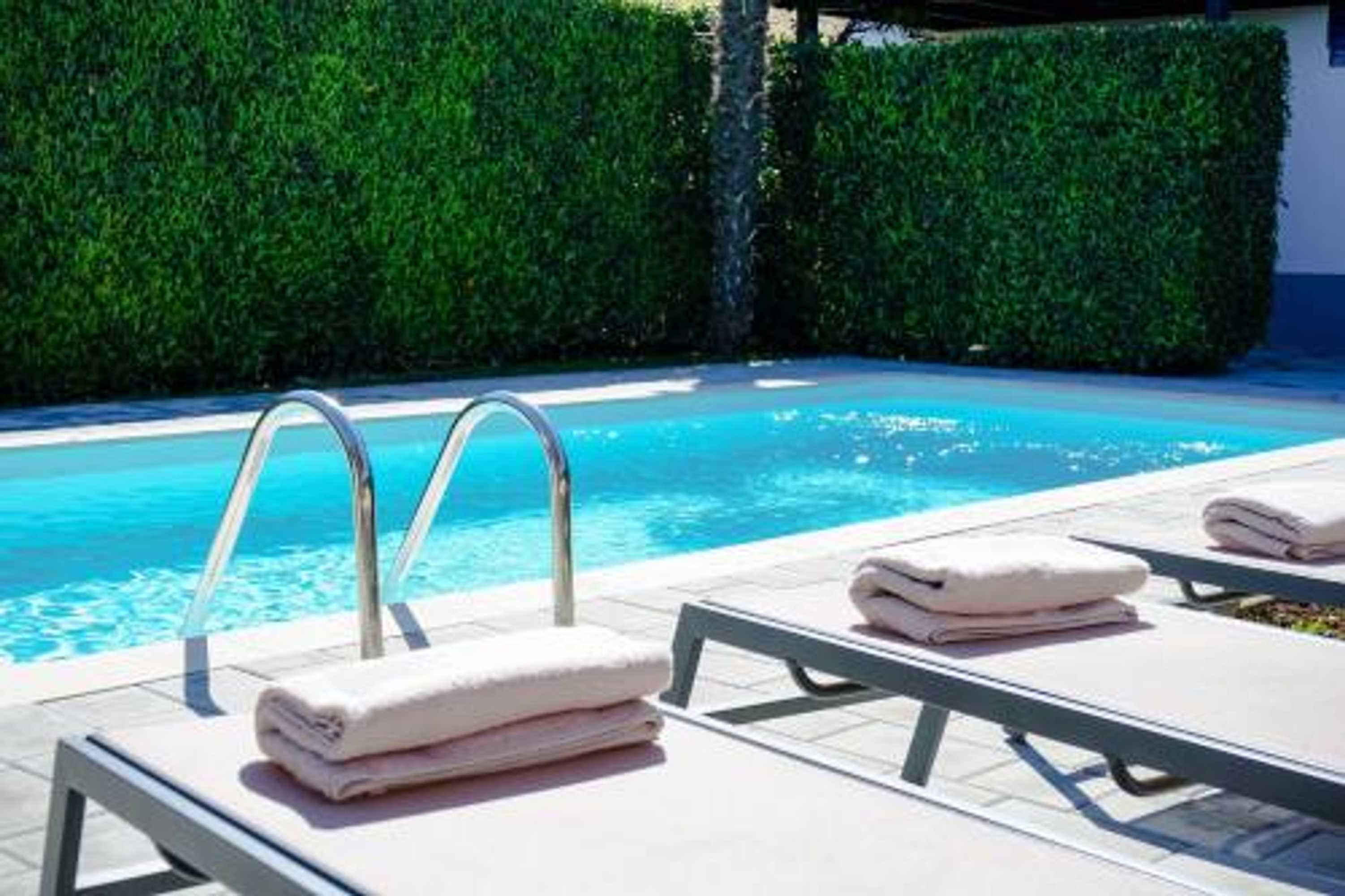 Gift card for Leon With Private Pool Gift card for Leon With Private Pool