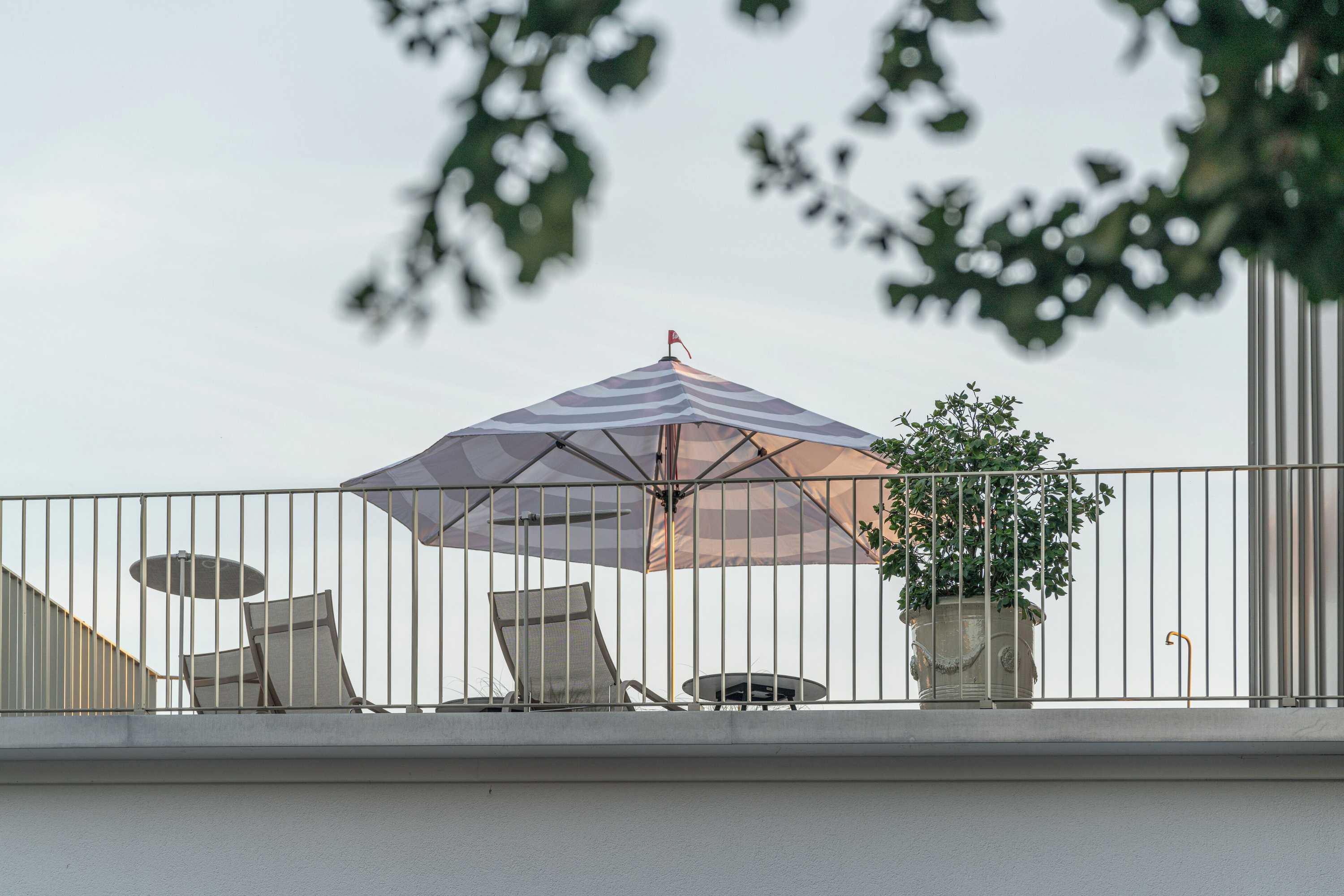 Gift card for Hirschen - Stadthotel **** Individuelles Wohnen & Speisen Gift card for Hirschen - Stadthotel **** Individuelles Wohnen & Speisen