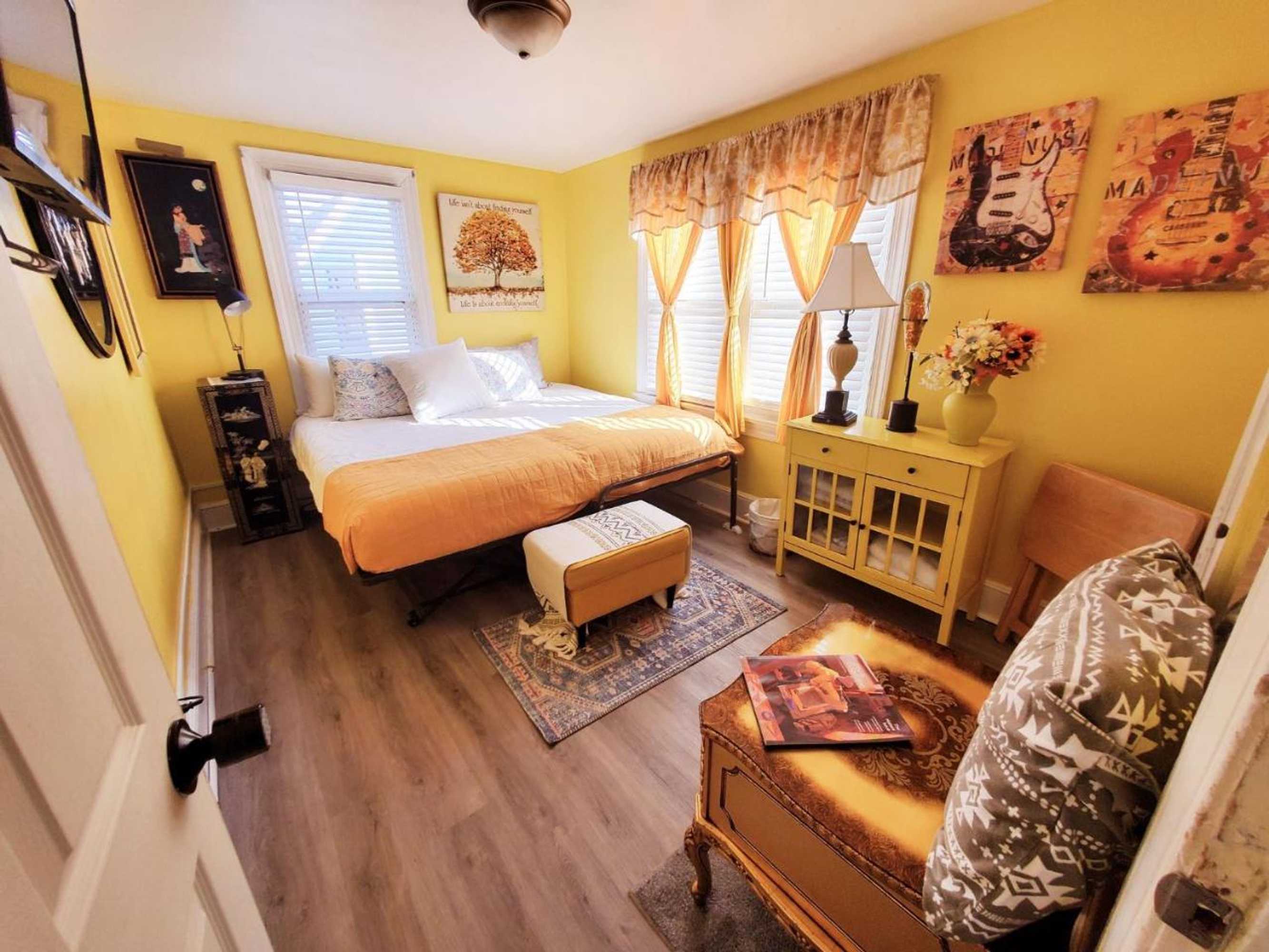 Gift card for Room-Yellow Rm Dover- Del State, Bayheal