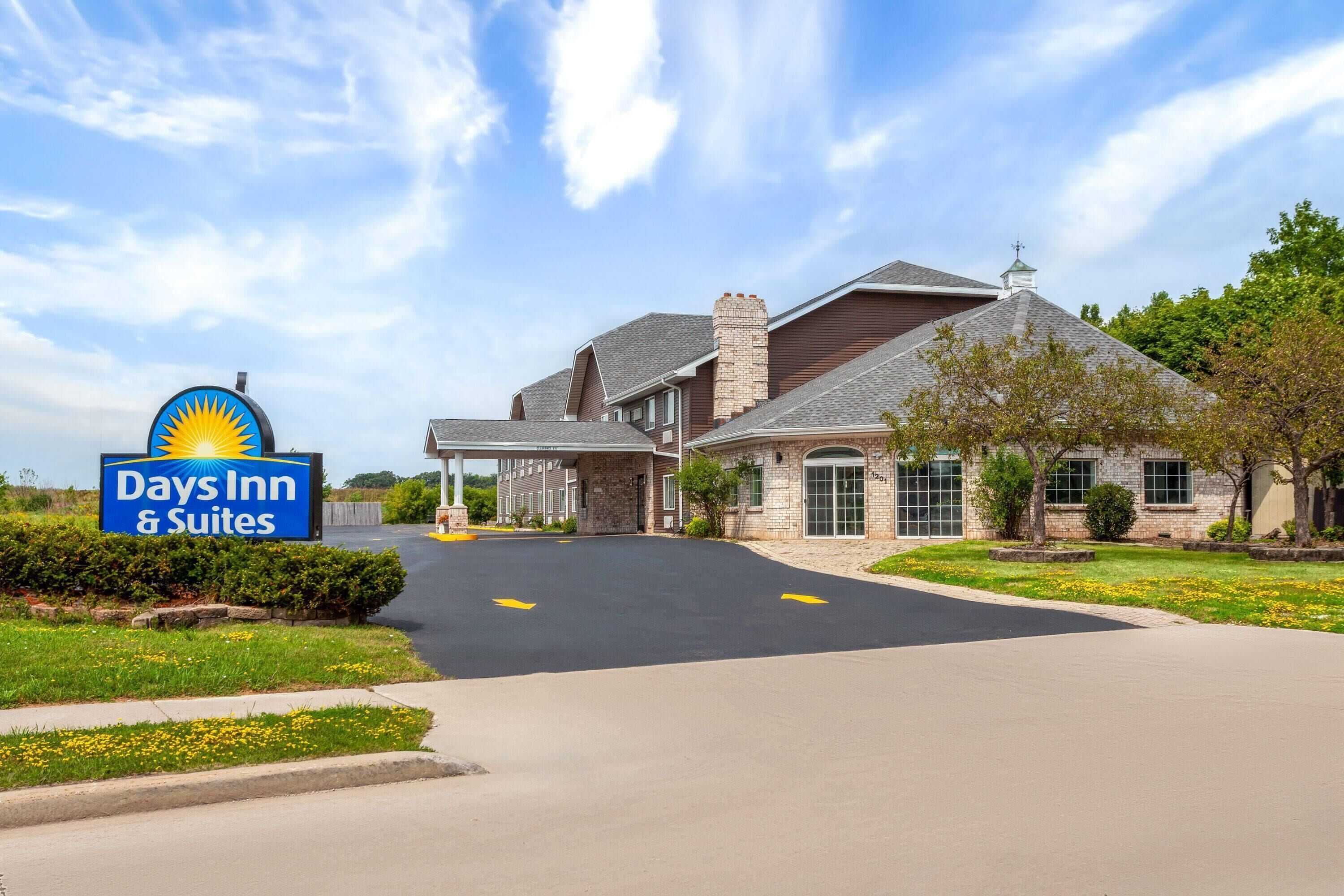 Gift card for Days Inn & Suites by Wyndham Kaukauna WI