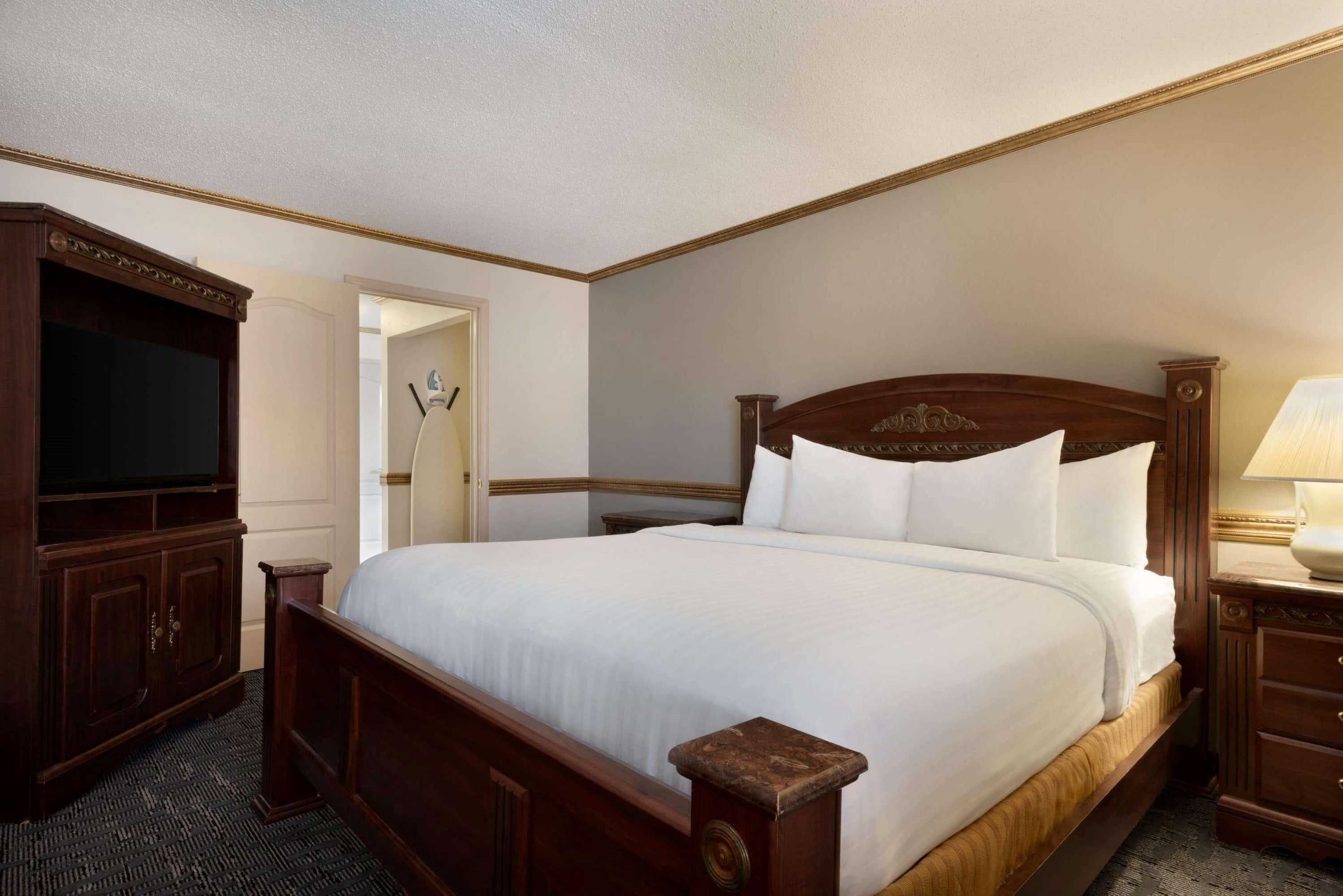Gift card for Baymont by Wyndham Des Moines North Gift card for Baymont by Wyndham Des Moines North