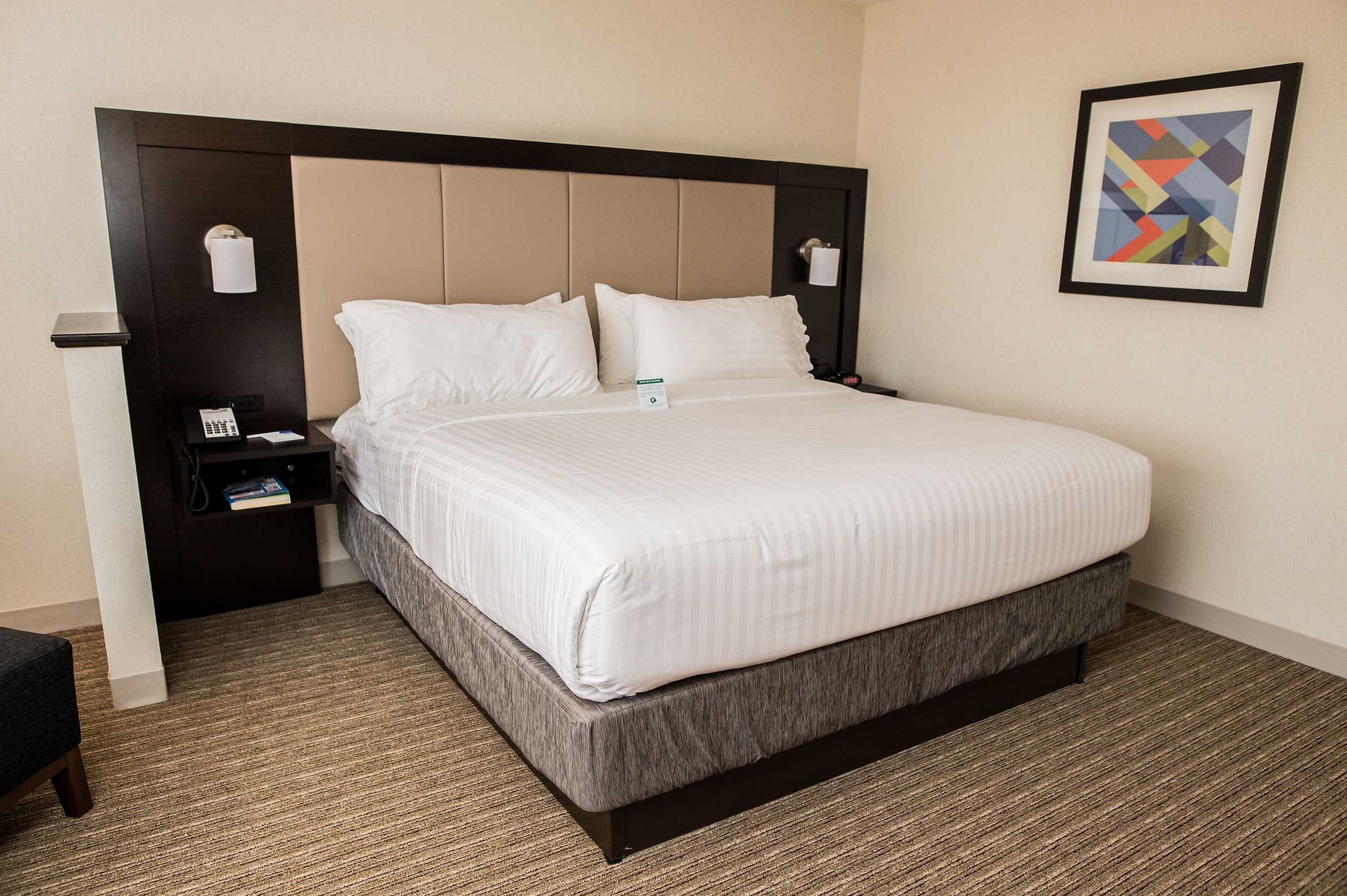 Gift card for Holiday Inn Express & Suites Marietta by Ihg Gift card for Holiday Inn Express & Suites Marietta by Ihg