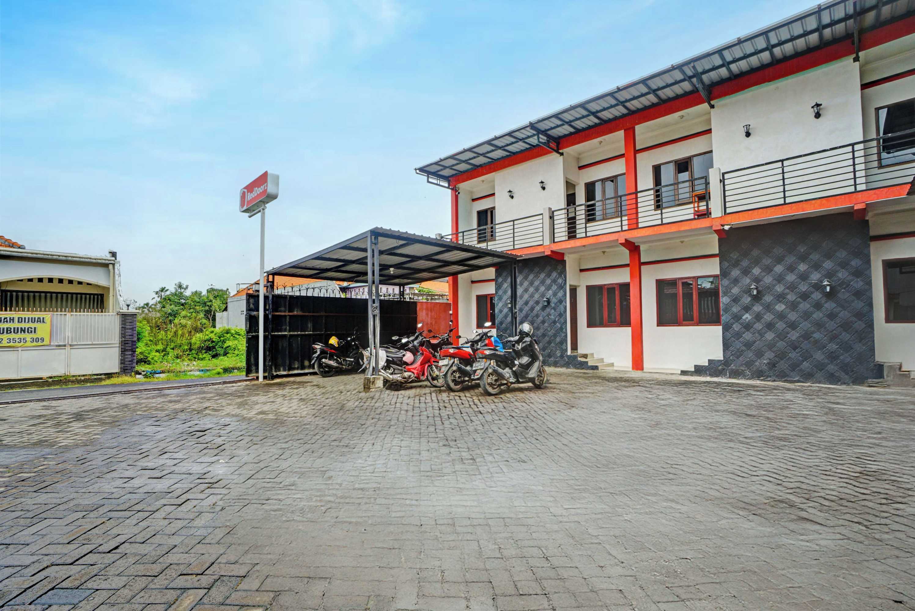 Gift card for Super Oyo 3702 Homestay Bougenville Syariah