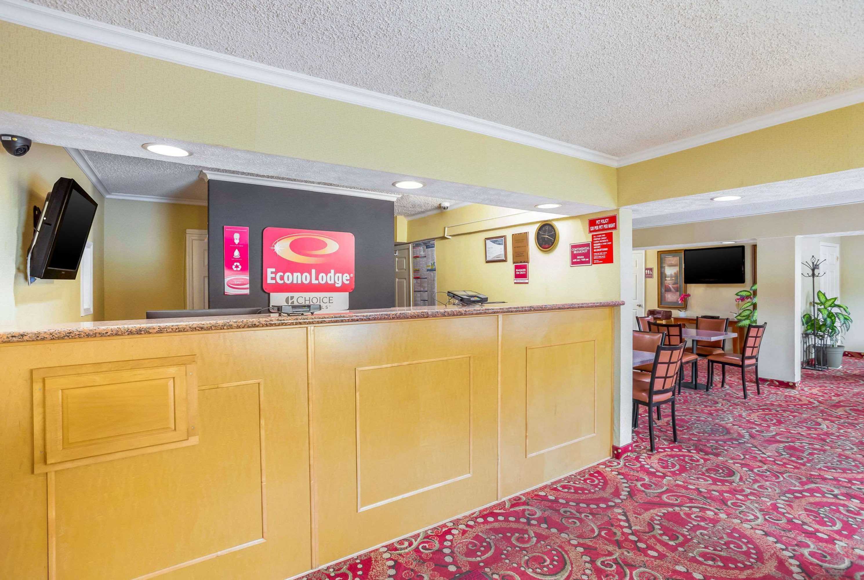 Gift card for Econo Lodge Huntington - Barboursville University Area Gift card for Econo Lodge Huntington - Barboursville University Area