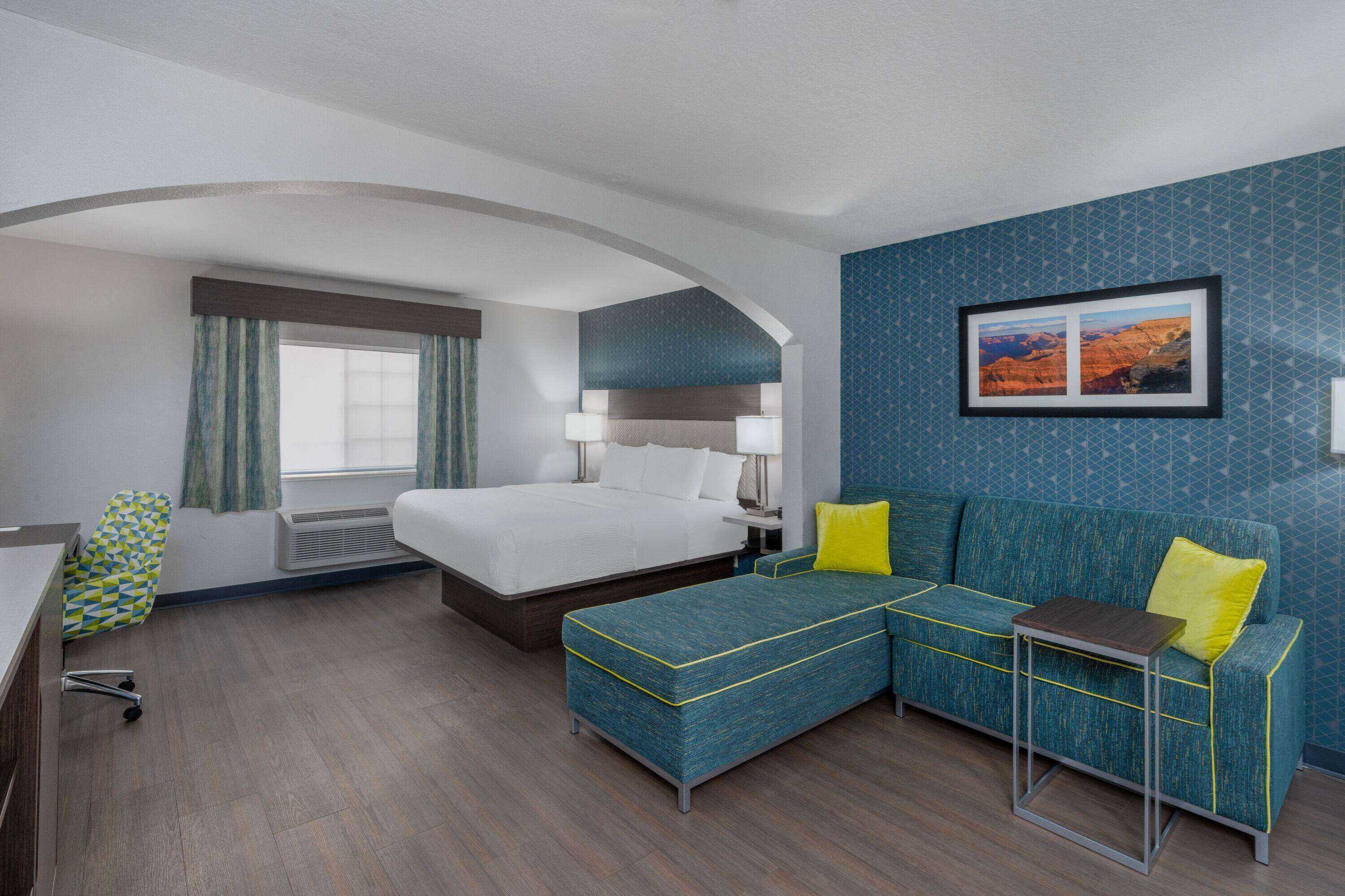 Gift card for La Quinta Inn & Suites by Wyndham Santa Rosa Gift card for La Quinta Inn & Suites by Wyndham Santa Rosa