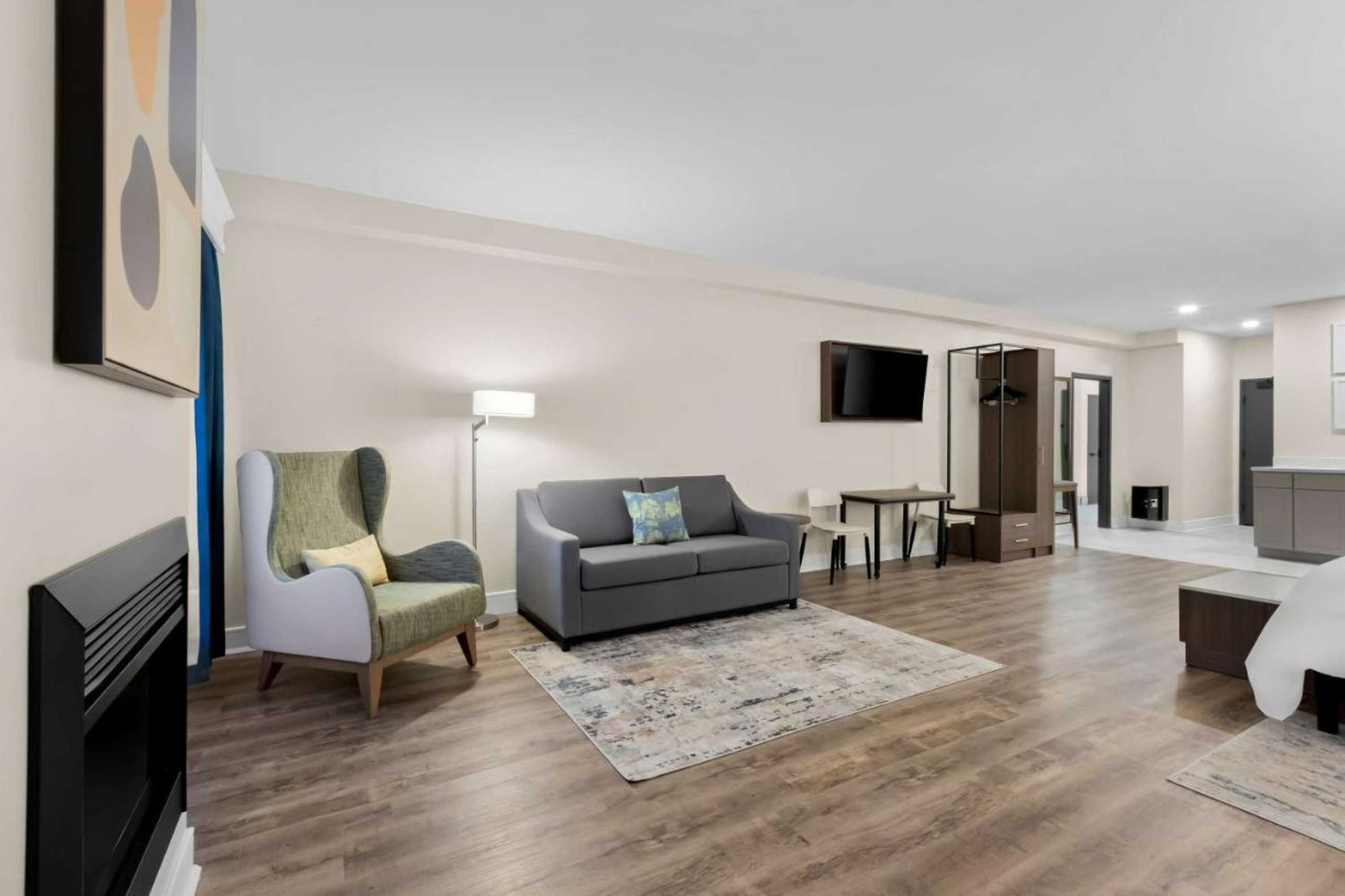 Gift card for Latitude Suites Tinton Falls Eatontown/bw Premier Collection Gift card for Latitude Suites Tinton Falls Eatontown/bw Premier Collection
