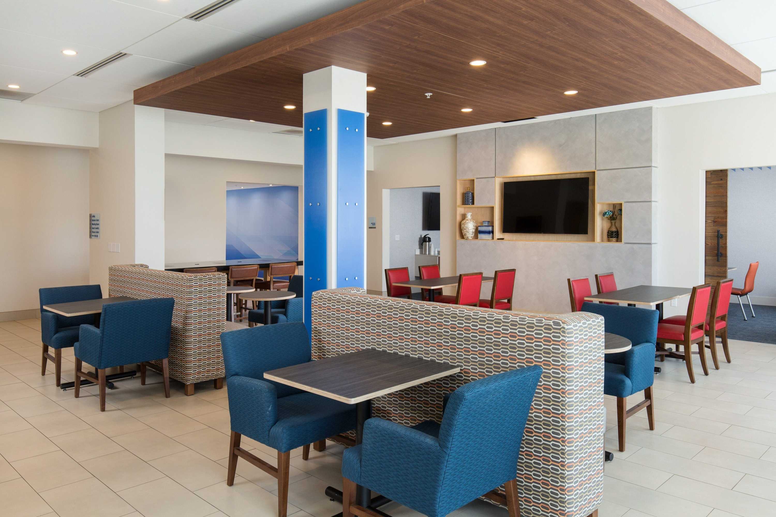 Gift card for Holiday Inn Express Visalia Sequoia Gateway Area by Ihg Gift card for Holiday Inn Express Visalia Sequoia Gateway Area by Ihg