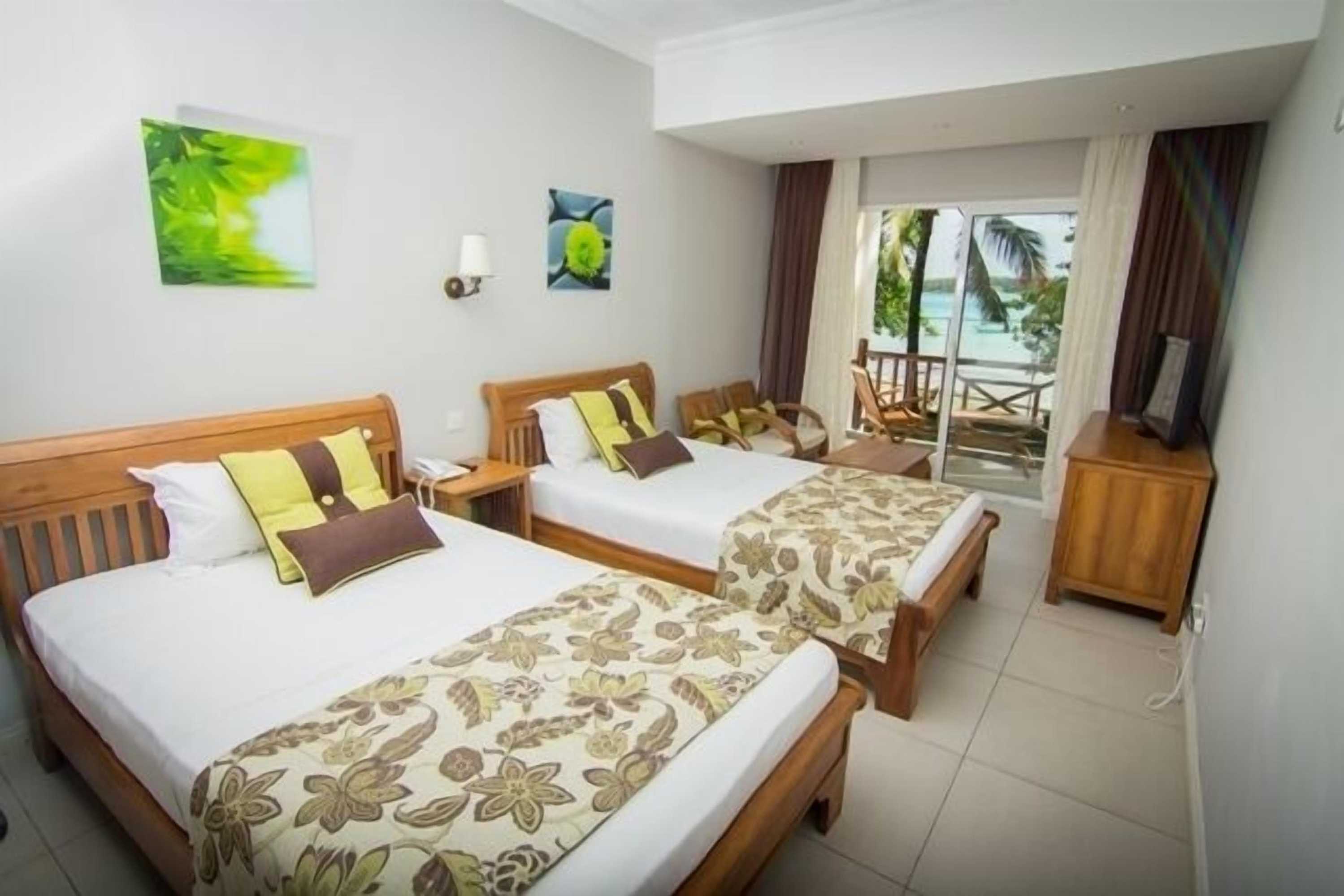 Gift card for Le Peninsula Bay Beach Resort Gift card for Le Peninsula Bay Beach Resort