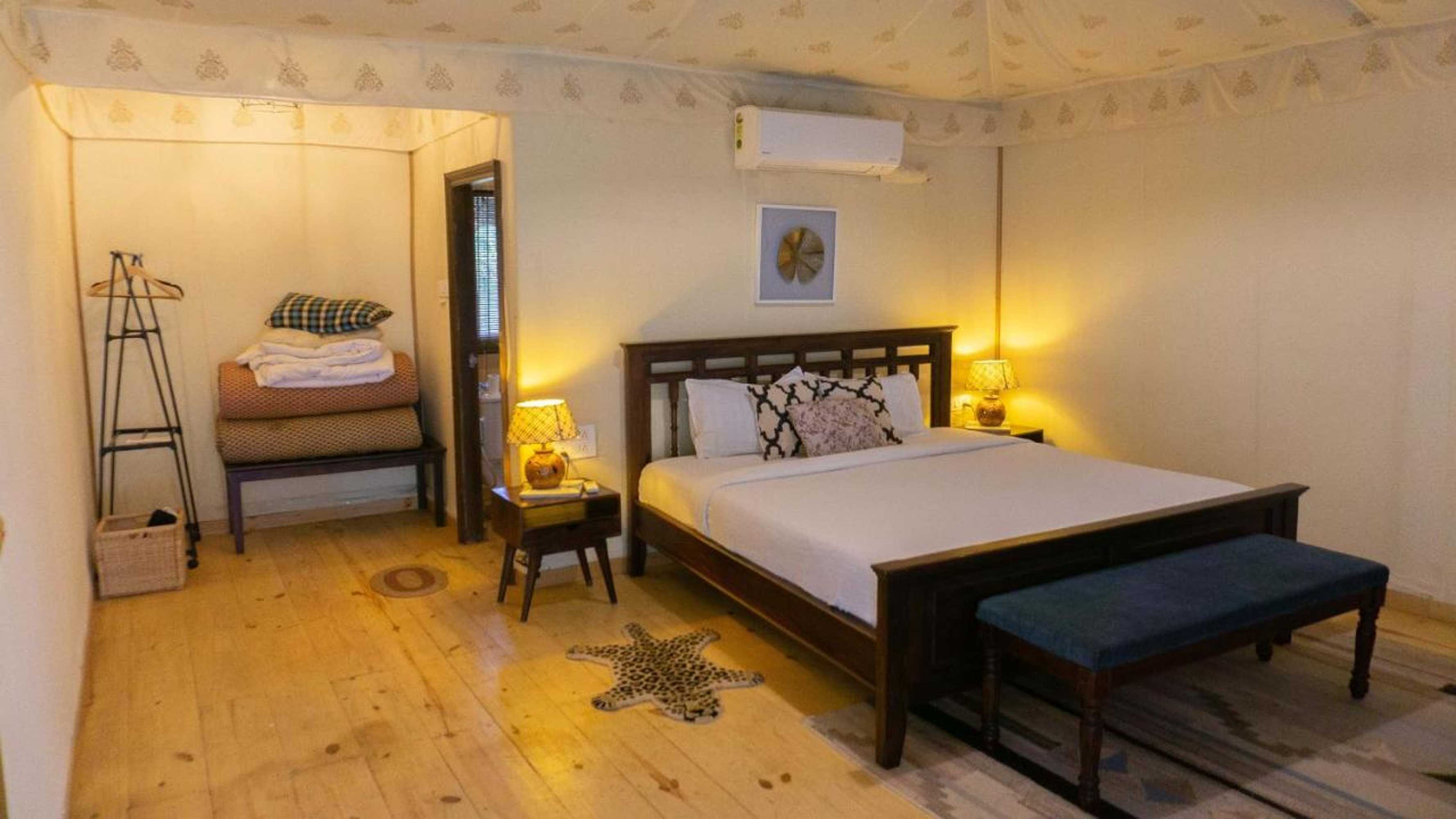 Gift card for 16 Bedouin