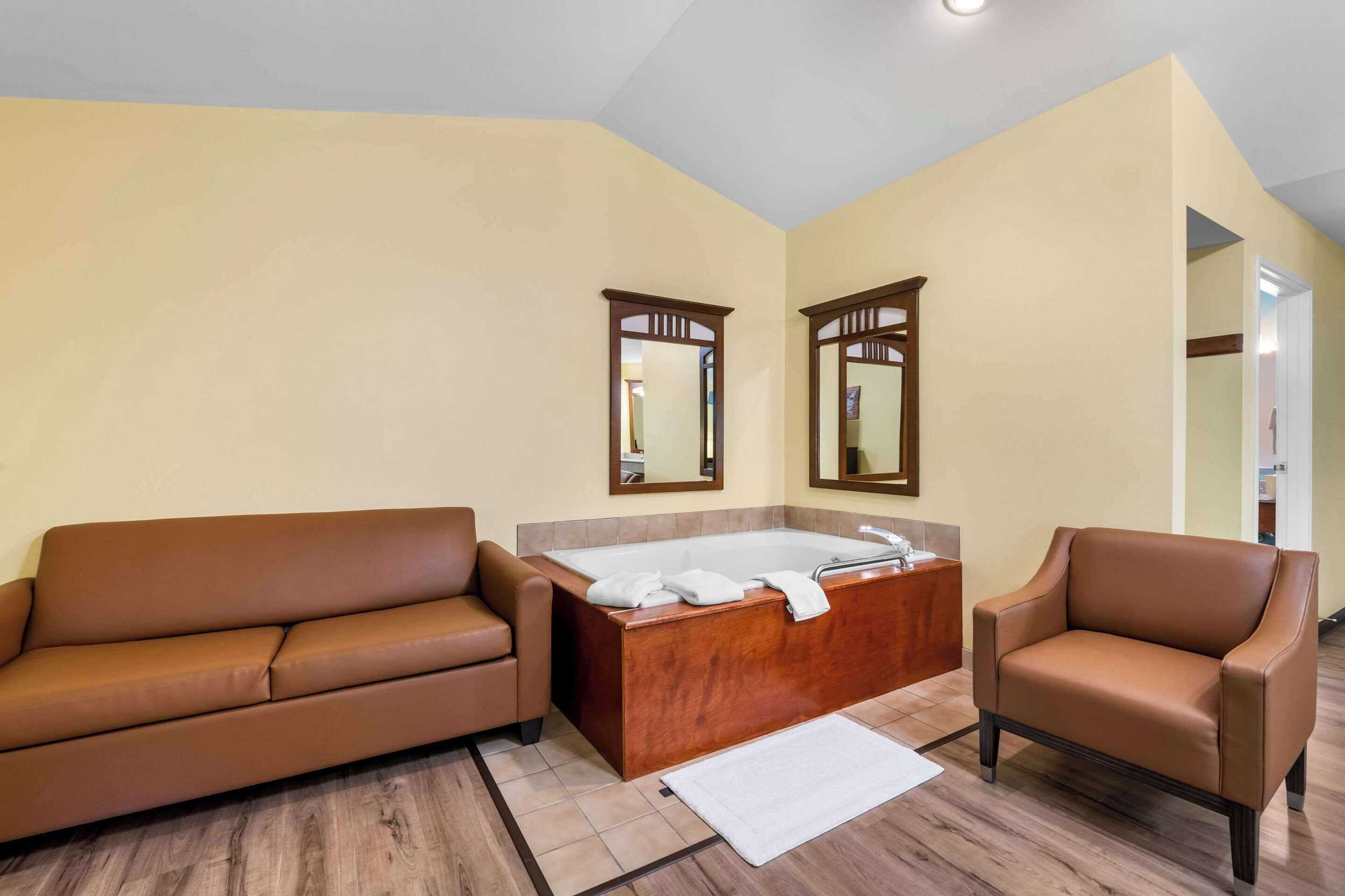 Gift card for Econo Lodge Inn & Suites Gift card for Econo Lodge Inn & Suites