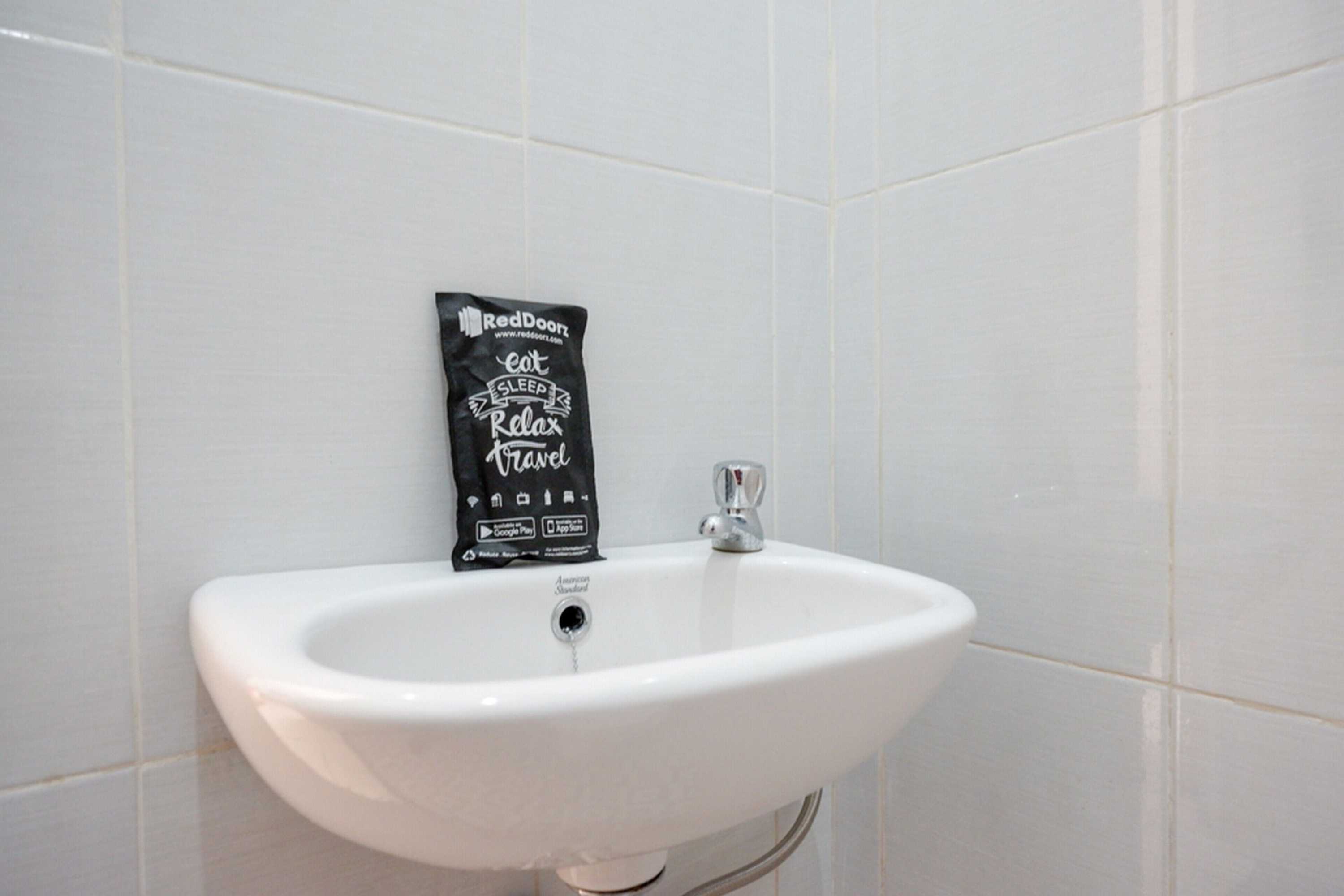 Gift card for Reddoorz Near Padang Golf Adisucipto