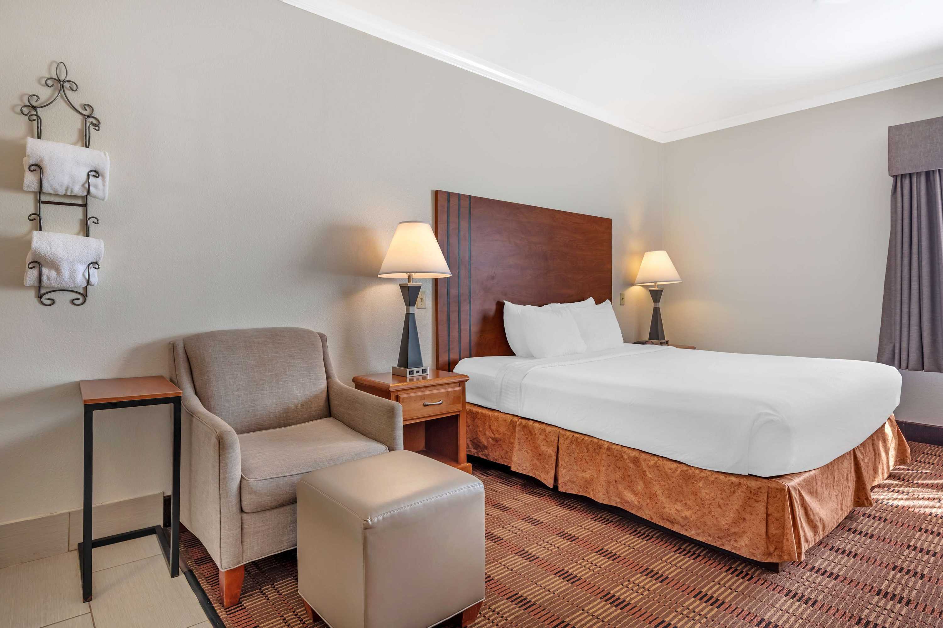 Gift card for Best Western Club House Inn & Suites Gift card for Best Western Club House Inn & Suites