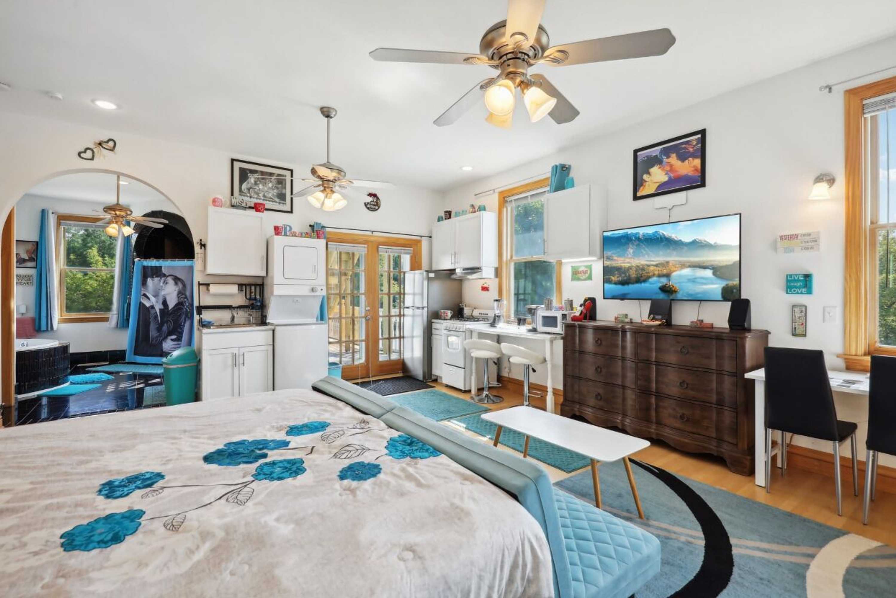 Gift card for The Starlight Tower Ocean Breeze Suite 1 Bedroom Apartment Hotel by Redawning