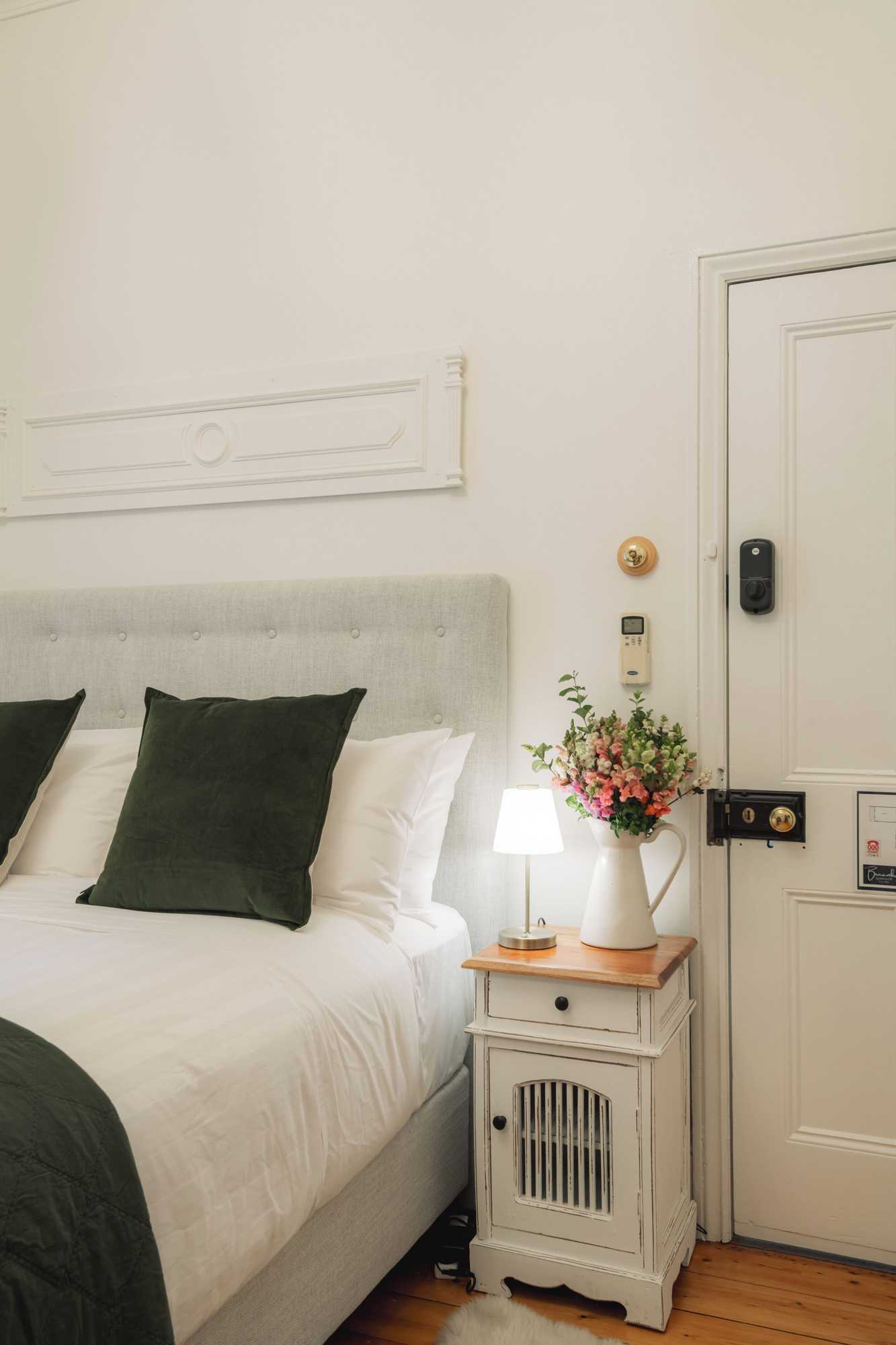 Gift card for Benambra Boutique Accommodation - C1883 'rosebud Room' Gift card for Benambra Boutique Accommodation - C1883 'rosebud Room'