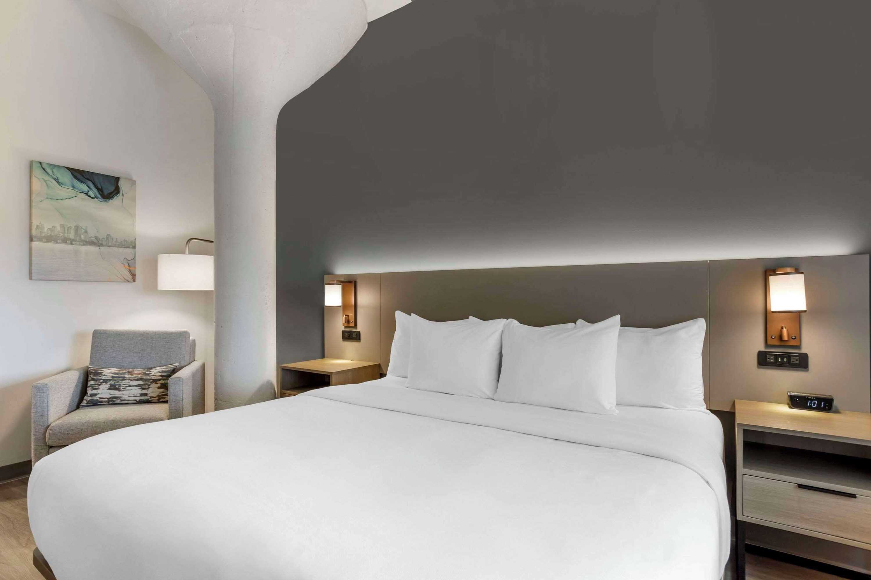 Gift card for Comfort Inn & Suites Newark Liberty International Airport Gift card for Comfort Inn & Suites Newark Liberty International Airport