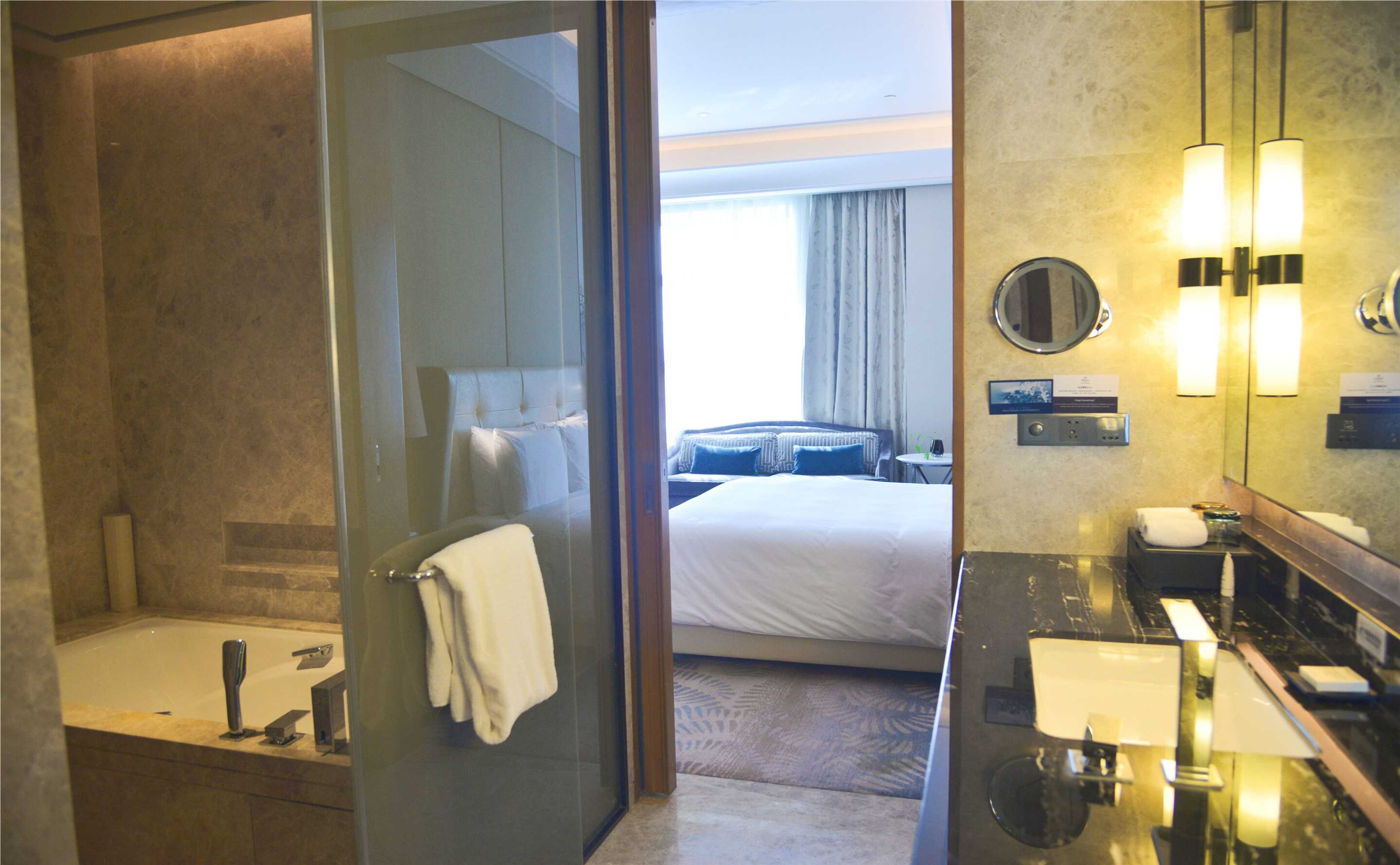 Gift card for Hilton Urumqi Gift card for Hilton Urumqi