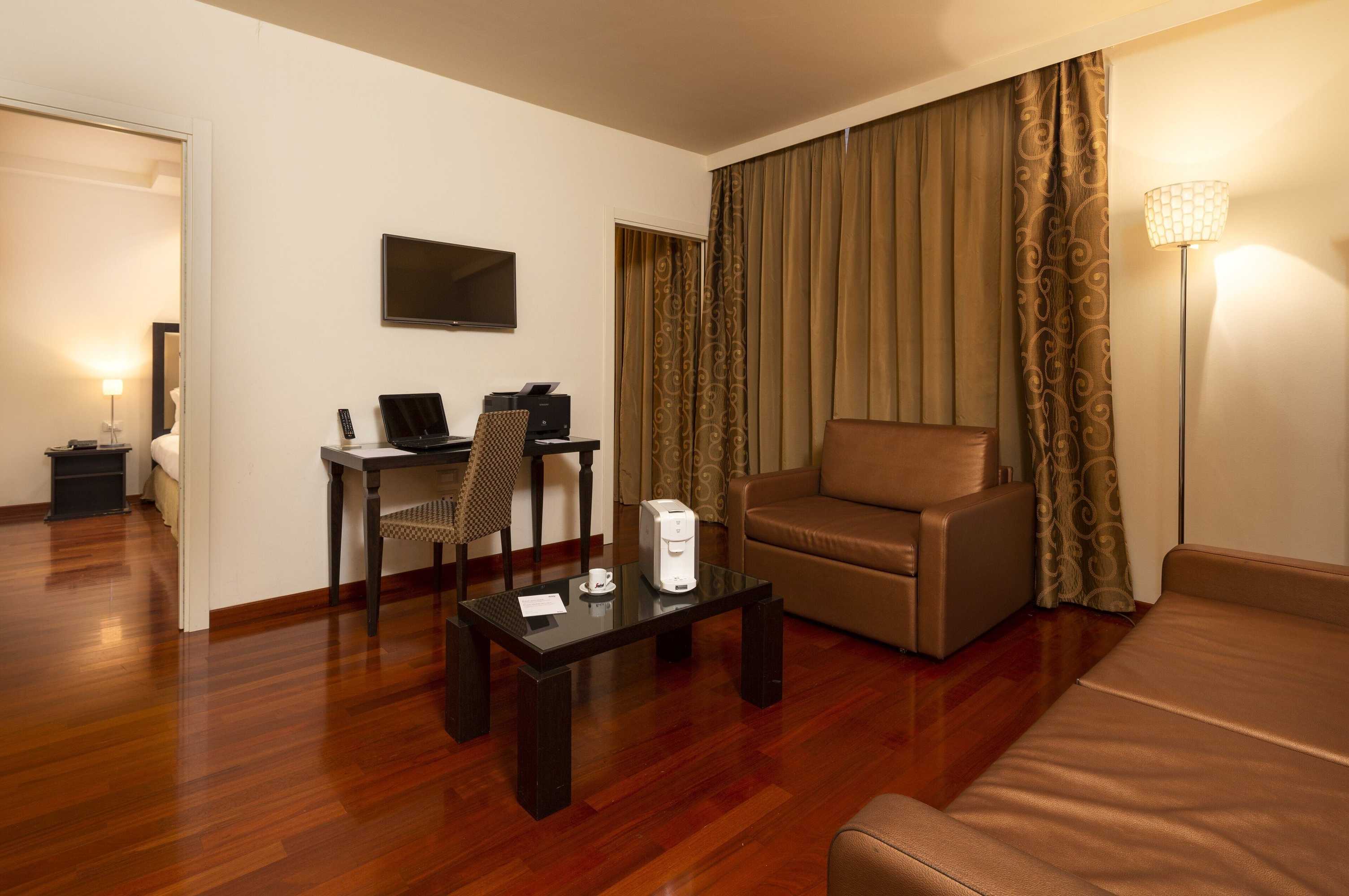 Gift card for Crowne Plaza Venice East by Ihg Gift card for Crowne Plaza Venice East by Ihg