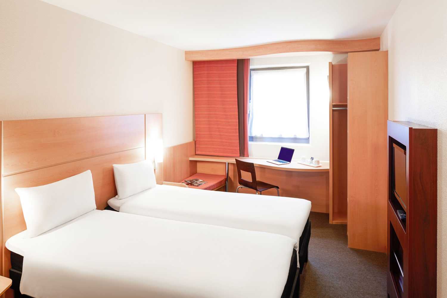 Gift card for Ibis London Elstree Borehamwood Gift card for Ibis London Elstree Borehamwood