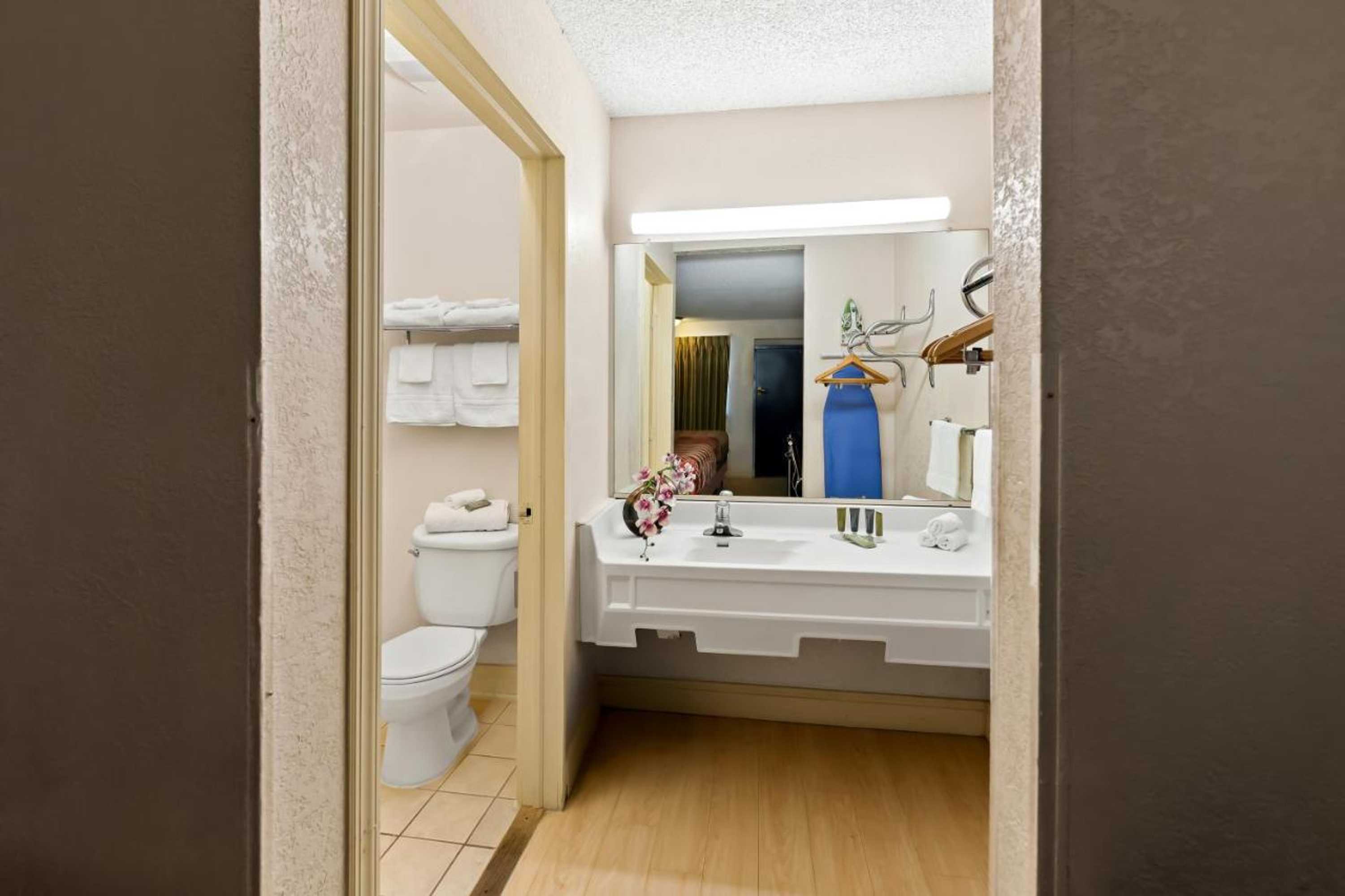 Gift card for Bellmawr Economy Inn Bellmawr-Philadelphia Area