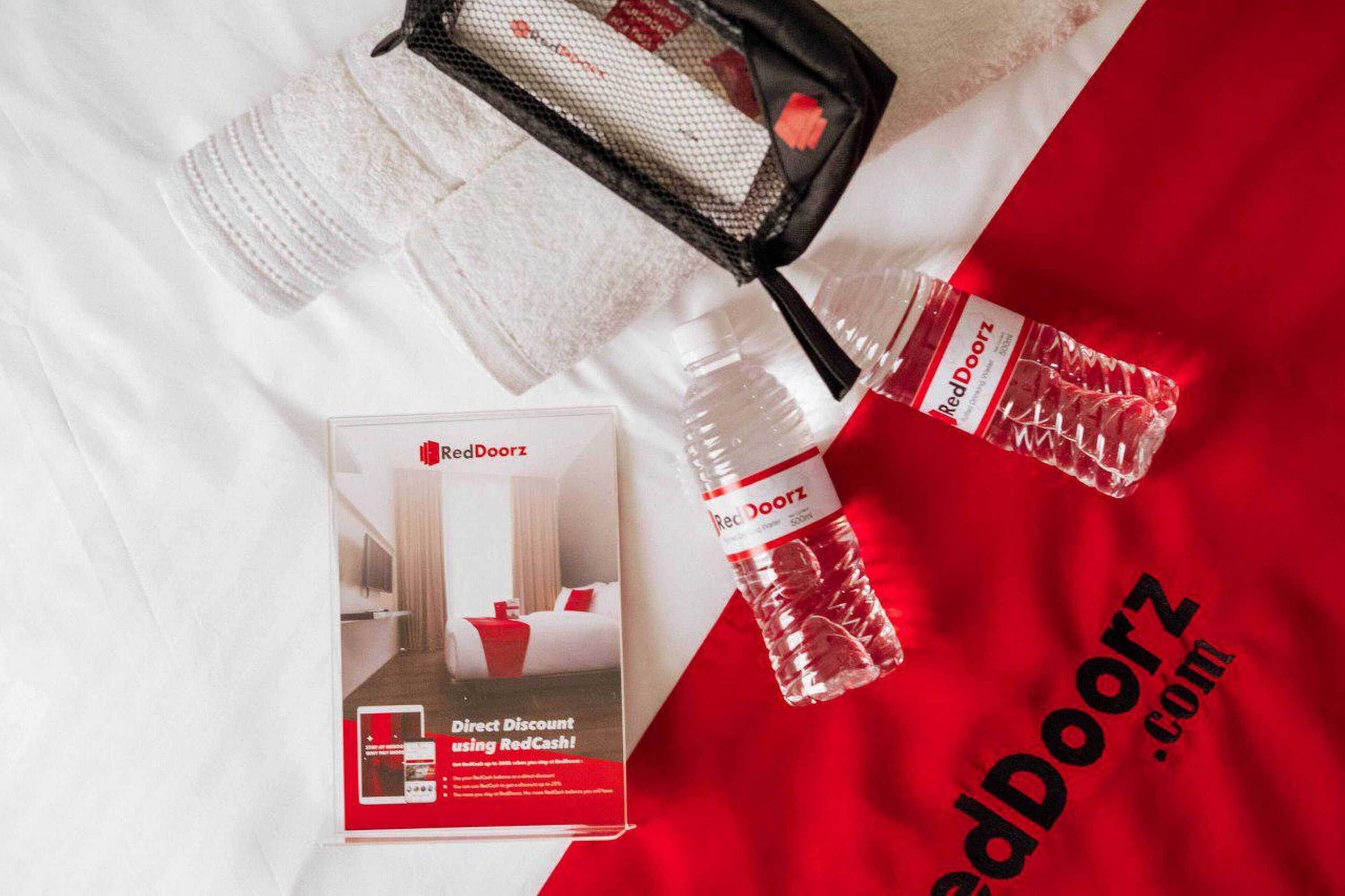 Gift card for Reddoorz Near Padang Golf Adisucipto