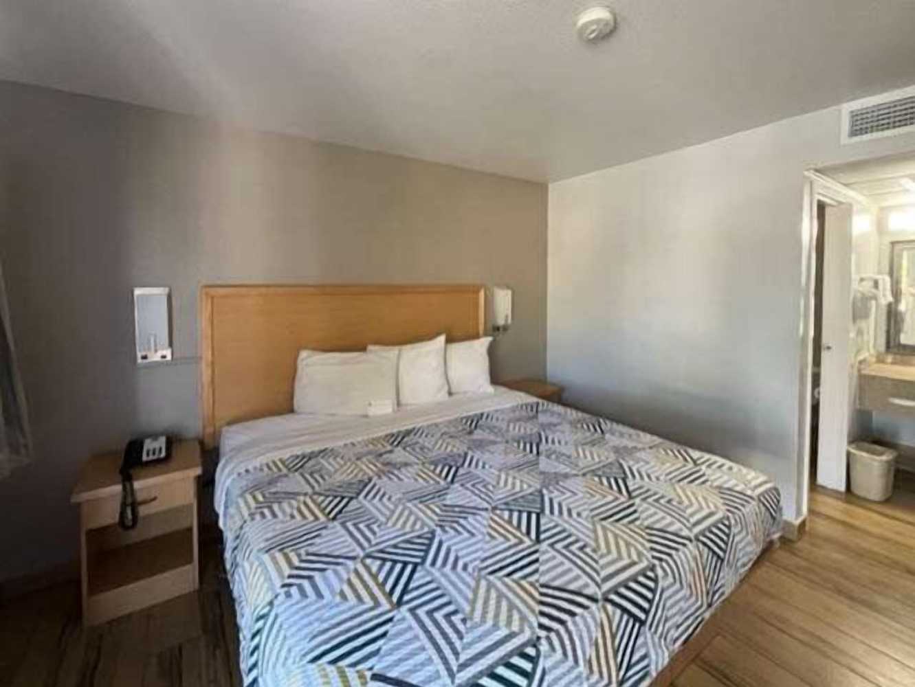 Gift card for Motel 6 Riviera Beach, FL Gift card for Motel 6 Riviera Beach, FL