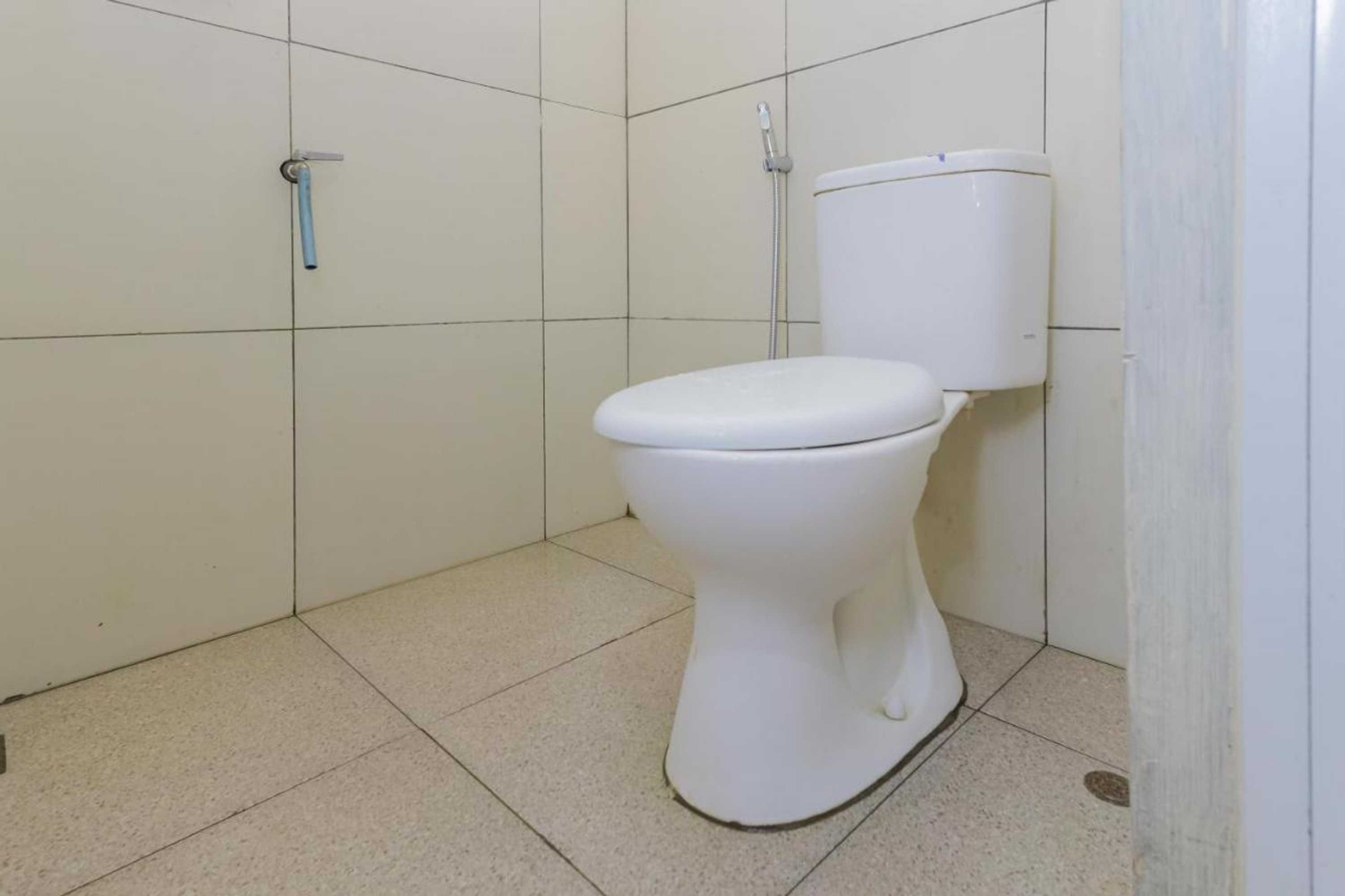 Gift card for Reddoorz Syariah Near Alun Alun Pasuruan Gift card for Reddoorz Syariah Near Alun Alun Pasuruan