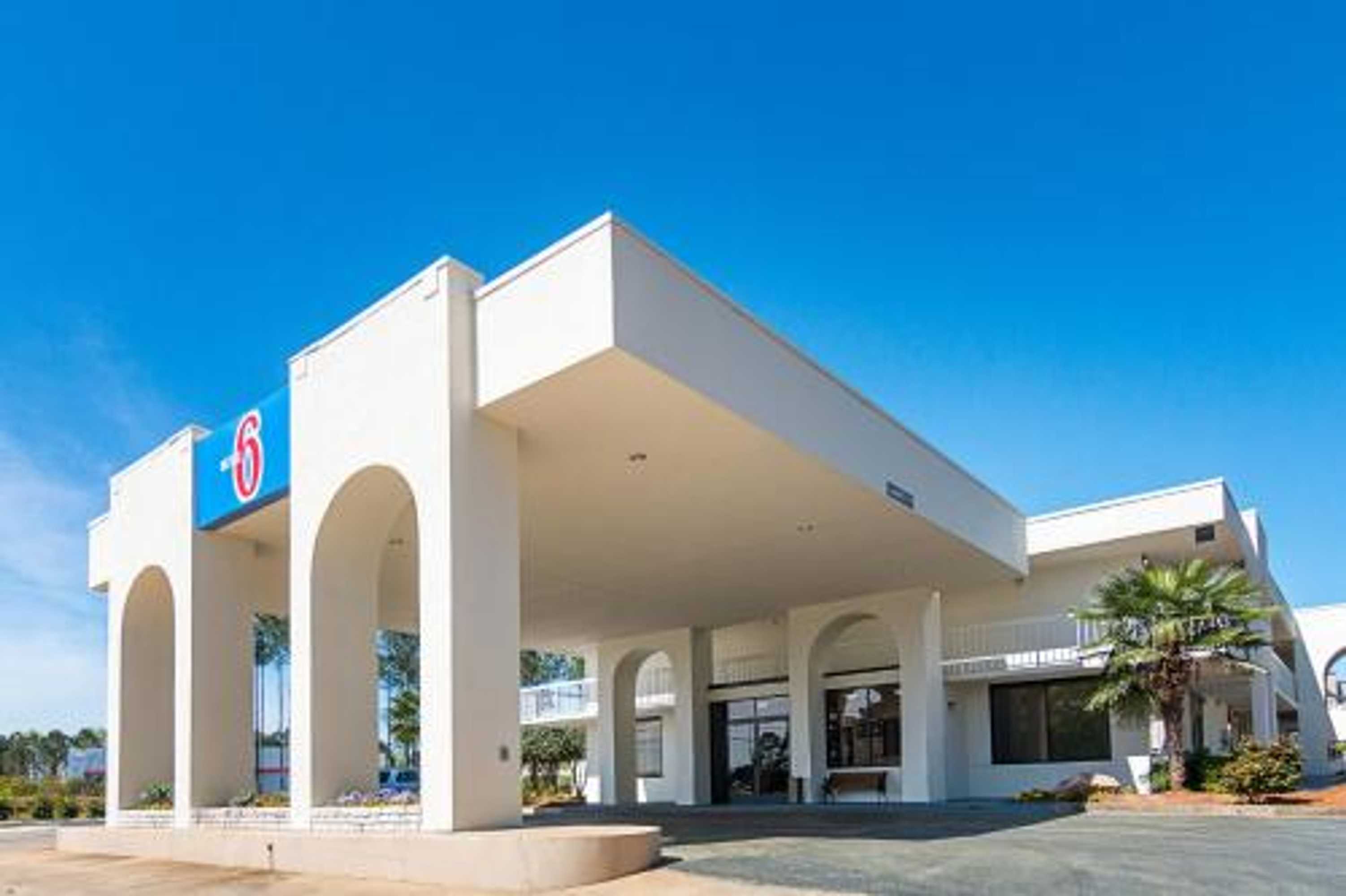 Gift card for Motel 6 Newnan, GA Gift card for Motel 6 Newnan, GA