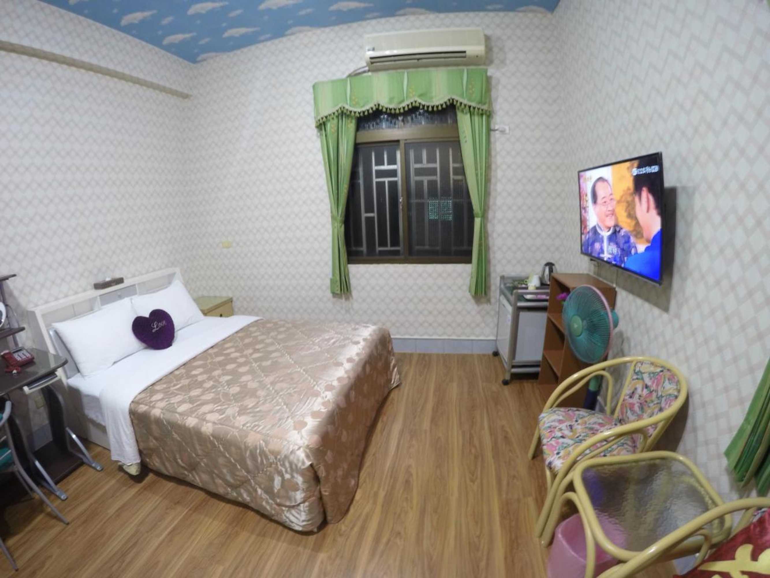 Gift card for Reny Lake Warm Hostel