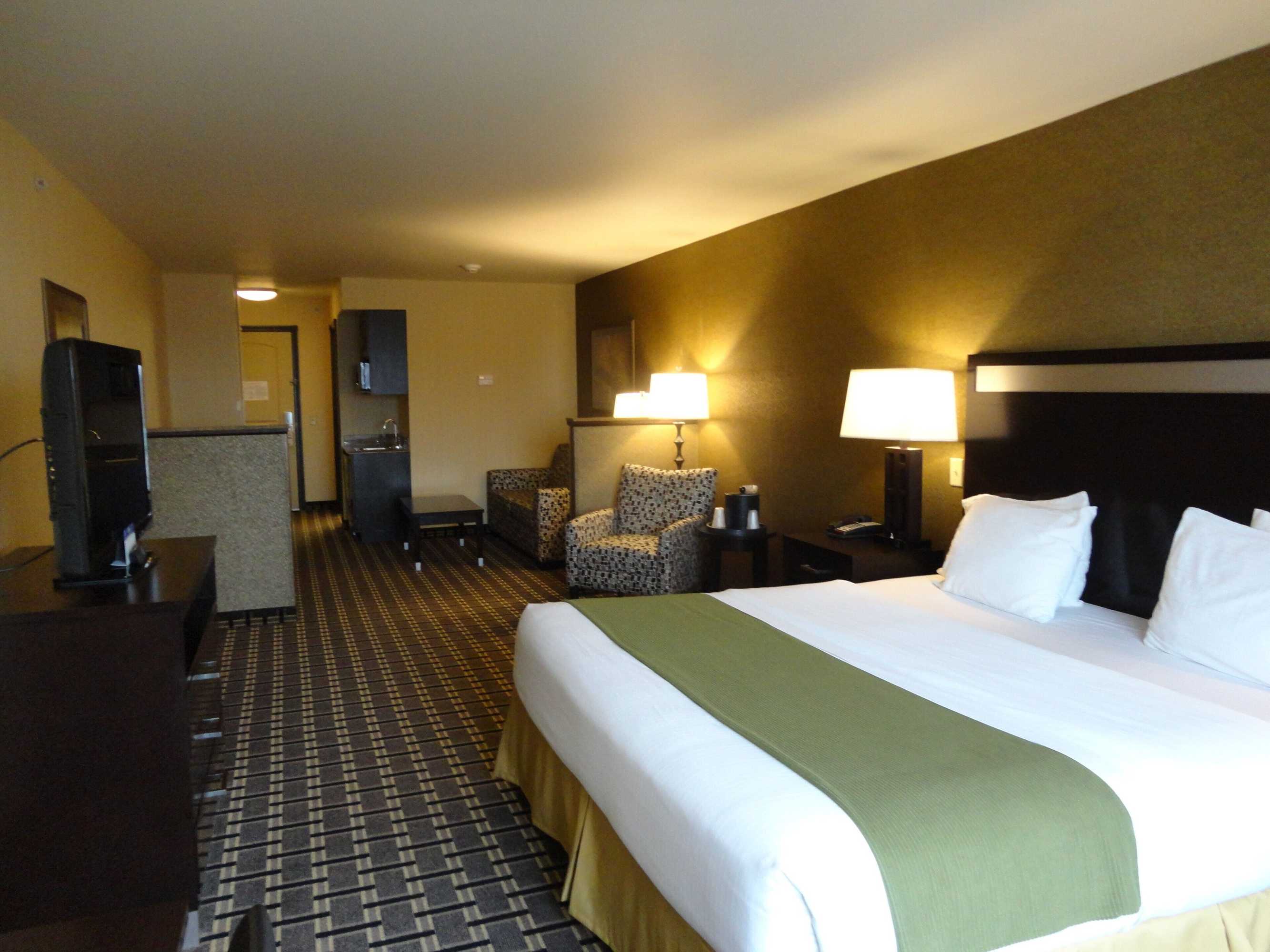 Gift card for Holiday Inn Express Hotel & Suites Limerick - Pottstown by Ihg Gift card for Holiday Inn Express Hotel & Suites Limerick - Pottstown by Ihg