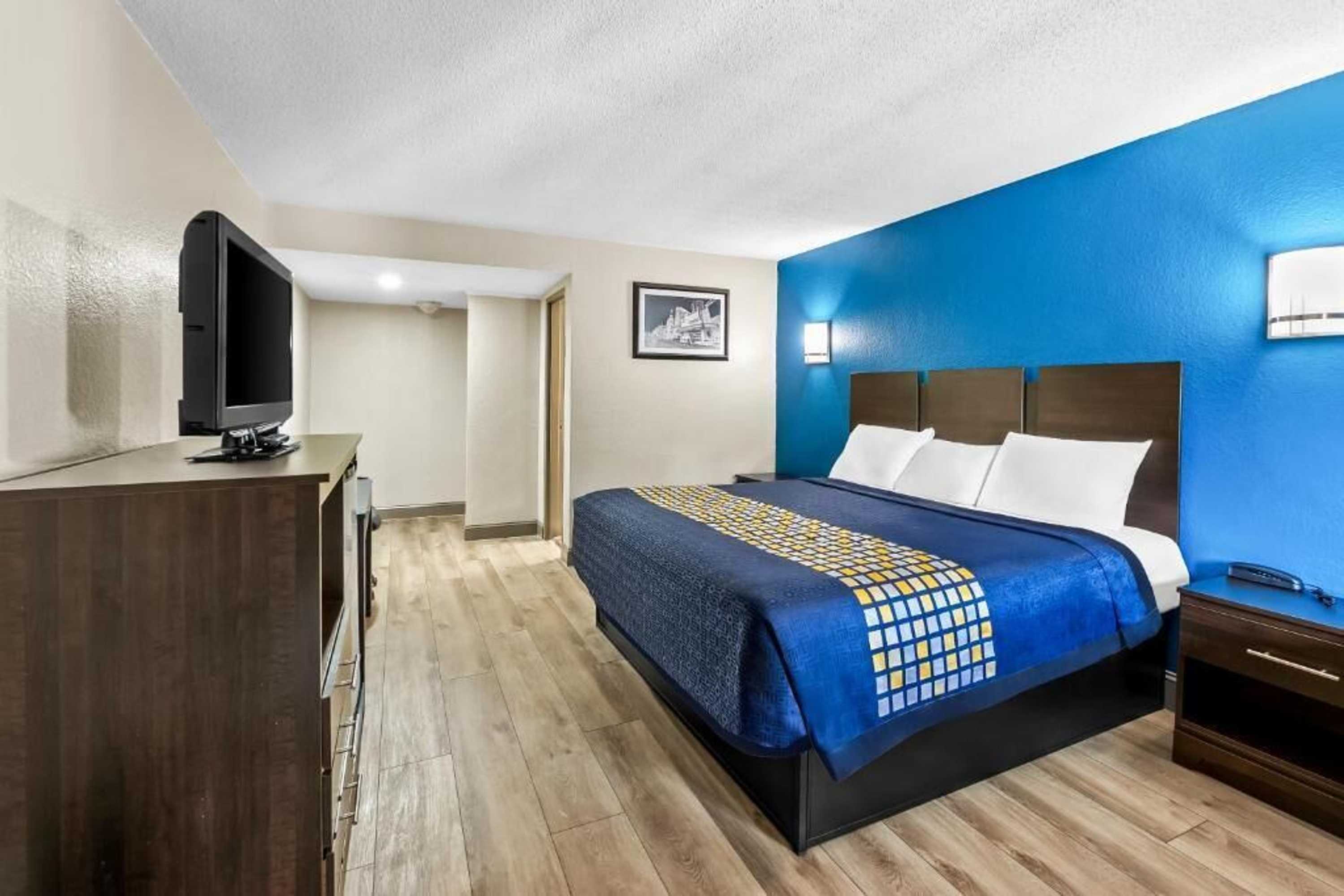 Gift card for Red Carpet Inn & Suites