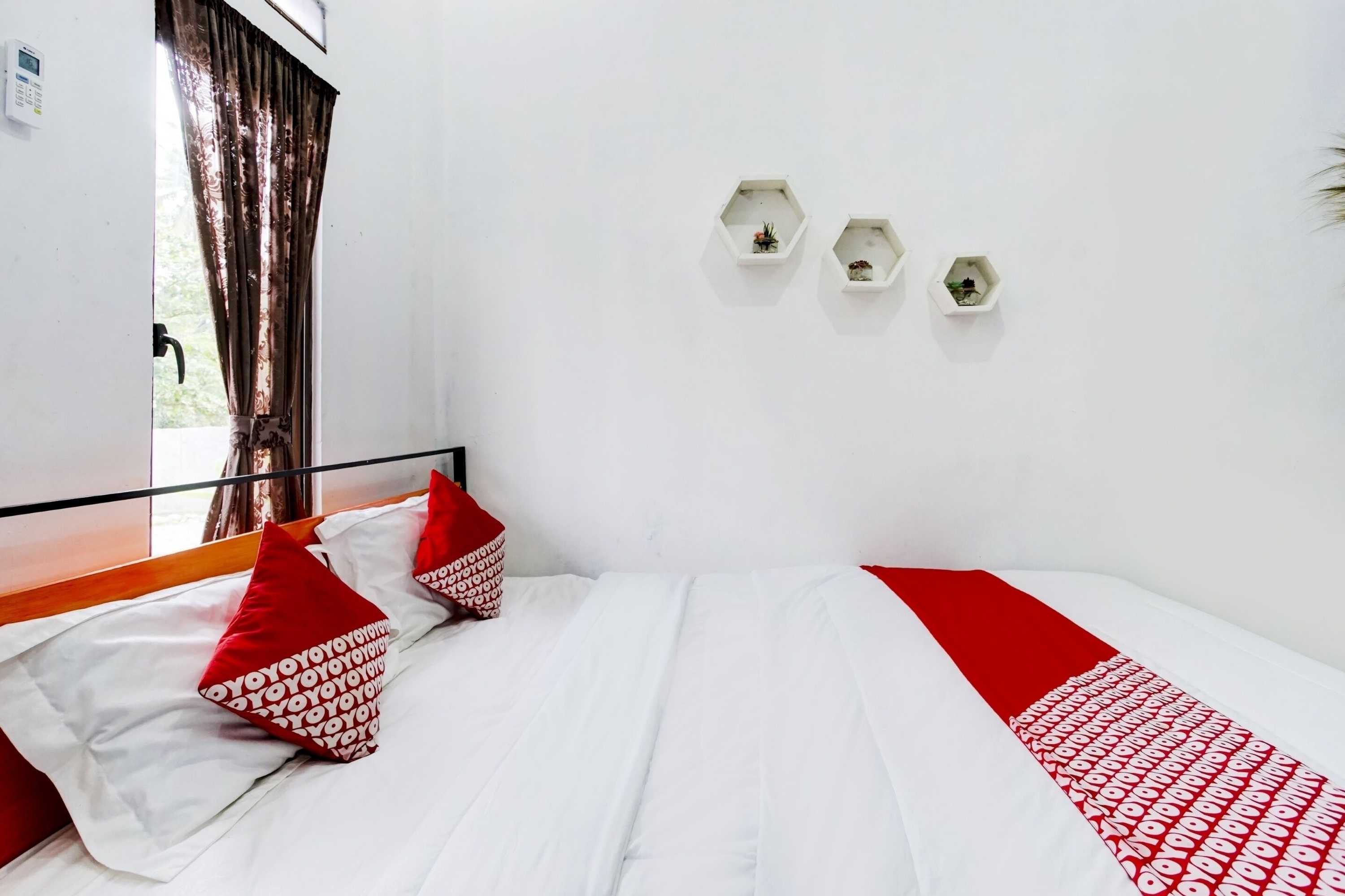 Gift card for Oyo 90124 Oemah Ratu Hostel Syariah Gift card for Oyo 90124 Oemah Ratu Hostel Syariah